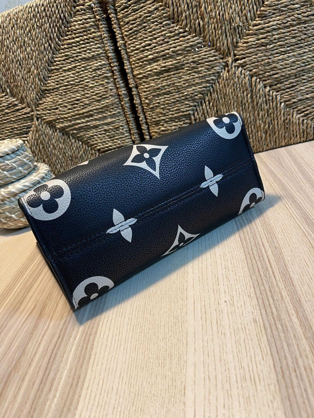& M45654 cowhide ONTHEGO item : AT-B225K3004L