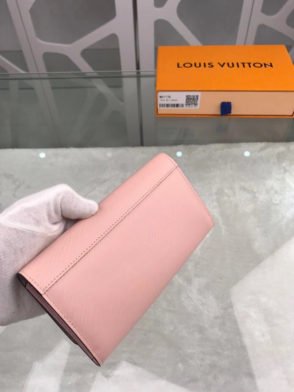 * M61178 item : 046Y040B0370G0851