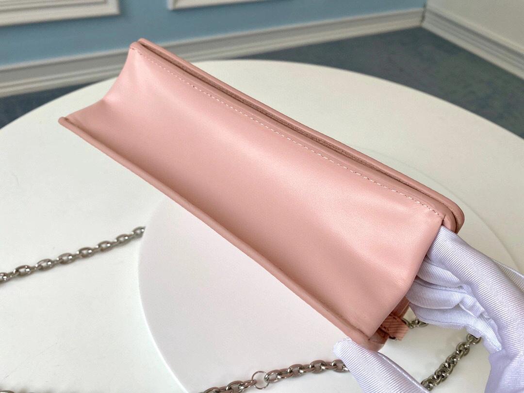 * M68559 item : 046Y040B0680G0832