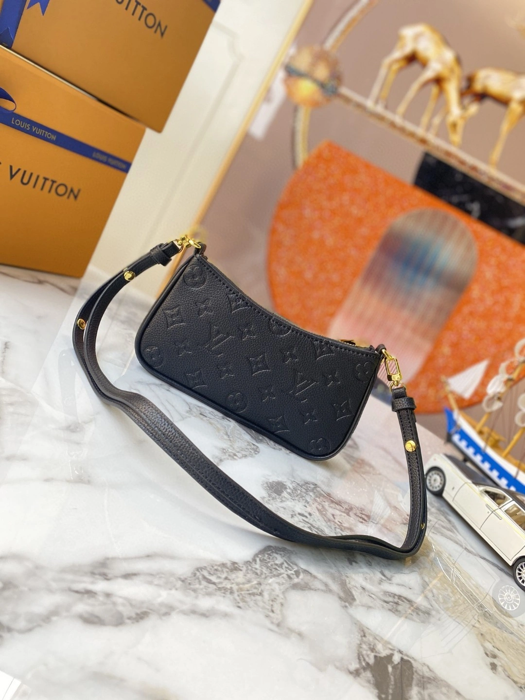 & M80349 Easy Pouch On Strap item : BT-B225D0834W