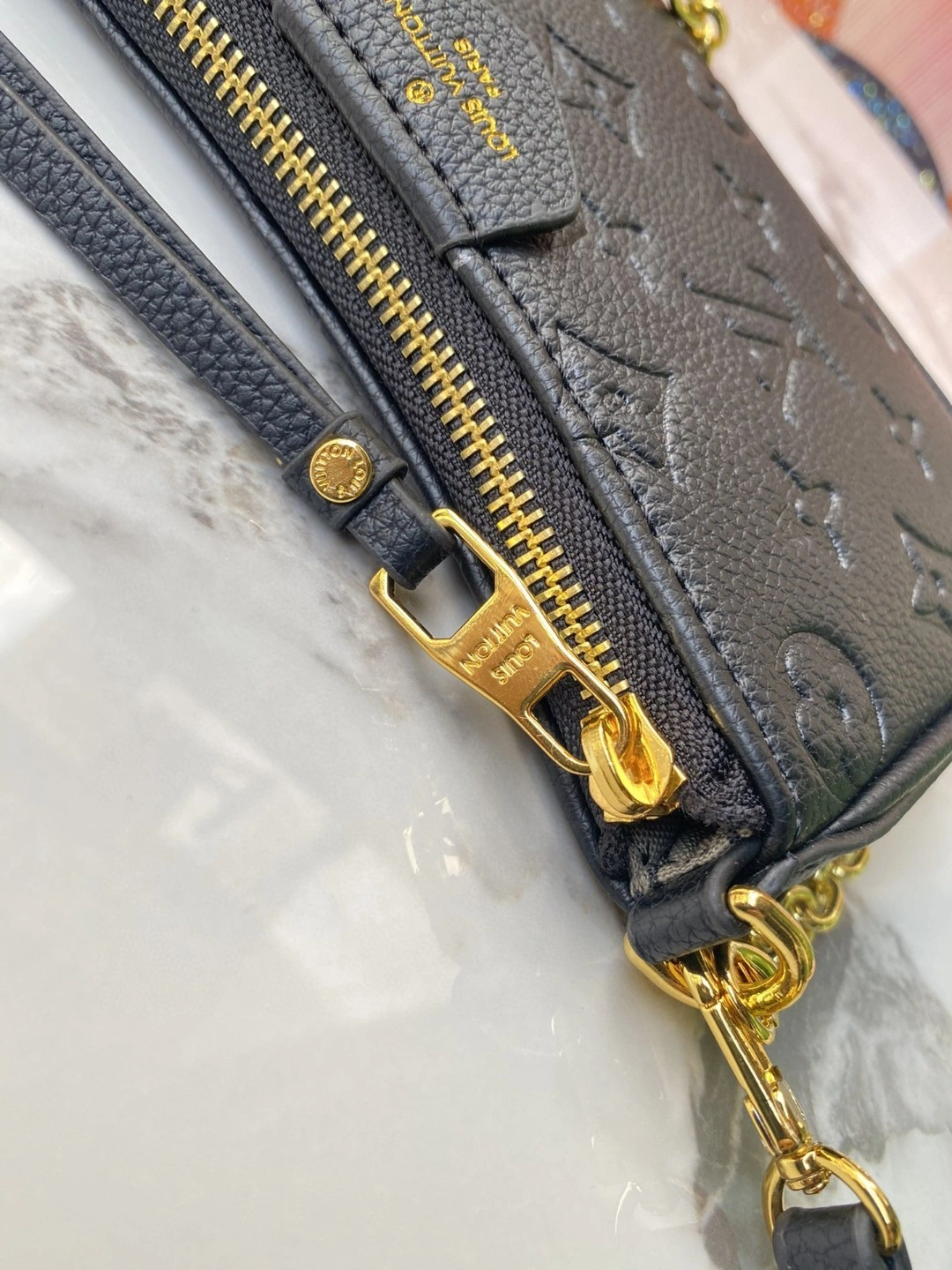 & M80349 Easy Pouch On Strap item : BT-B225D0834W