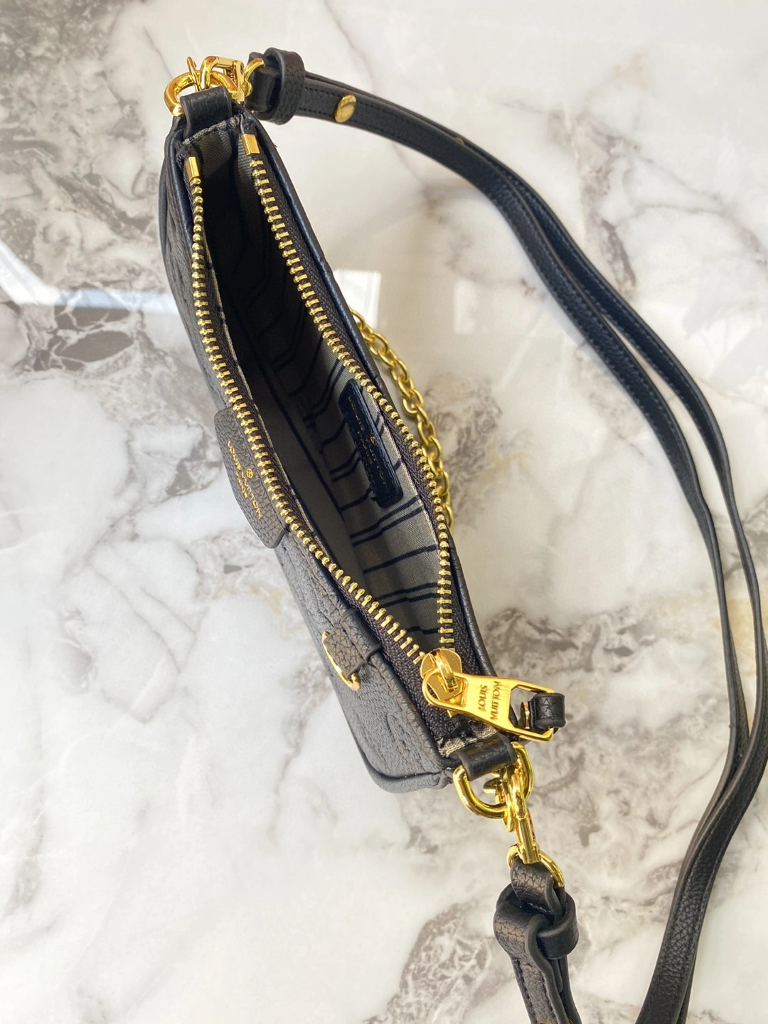 & M80349 Easy Pouch On Strap item : BT-B225D0834W