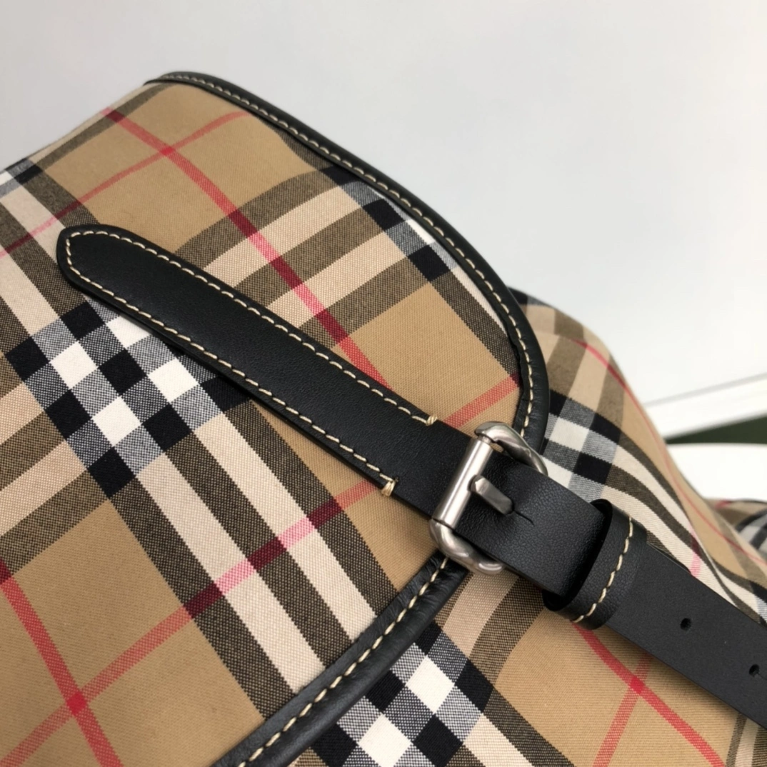 & MOMO--- 40697481 Vintage item:D-B000B2908