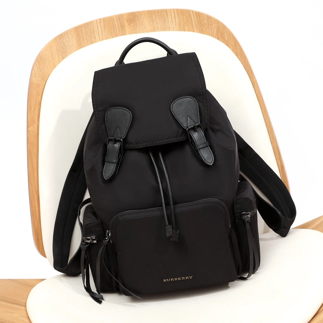 & MOMO-- 4015479 item:D-B000A2444R