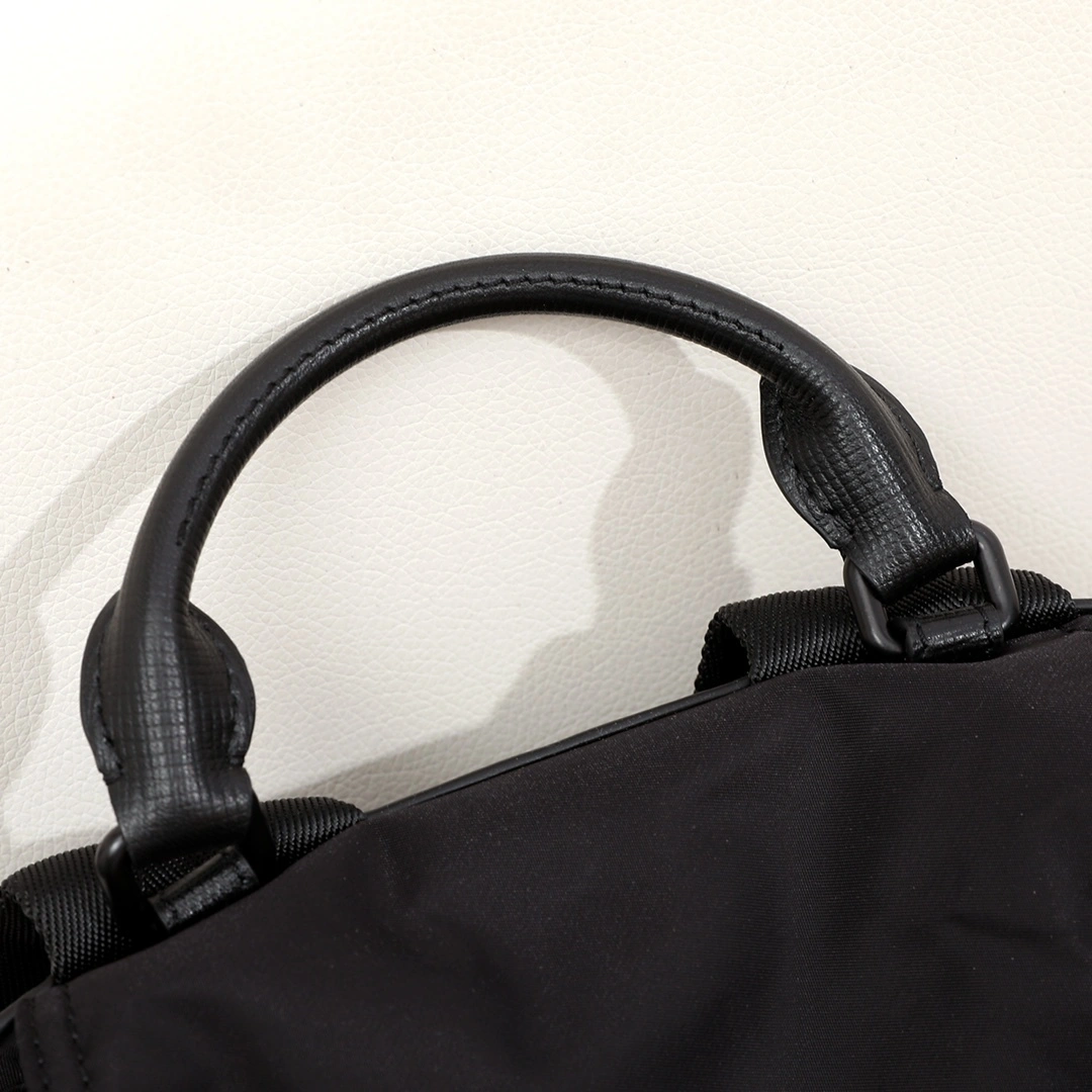 & MOMO-- 4015479 item:D-B000A2444R
