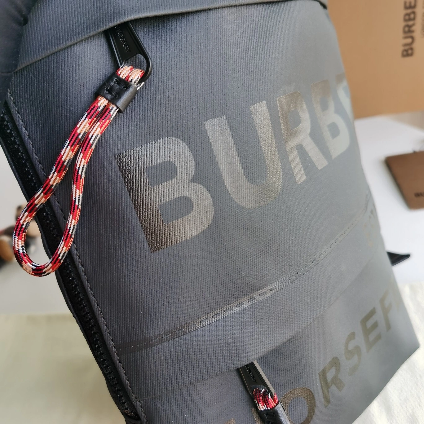 & MOMO- item:B-B000B0976