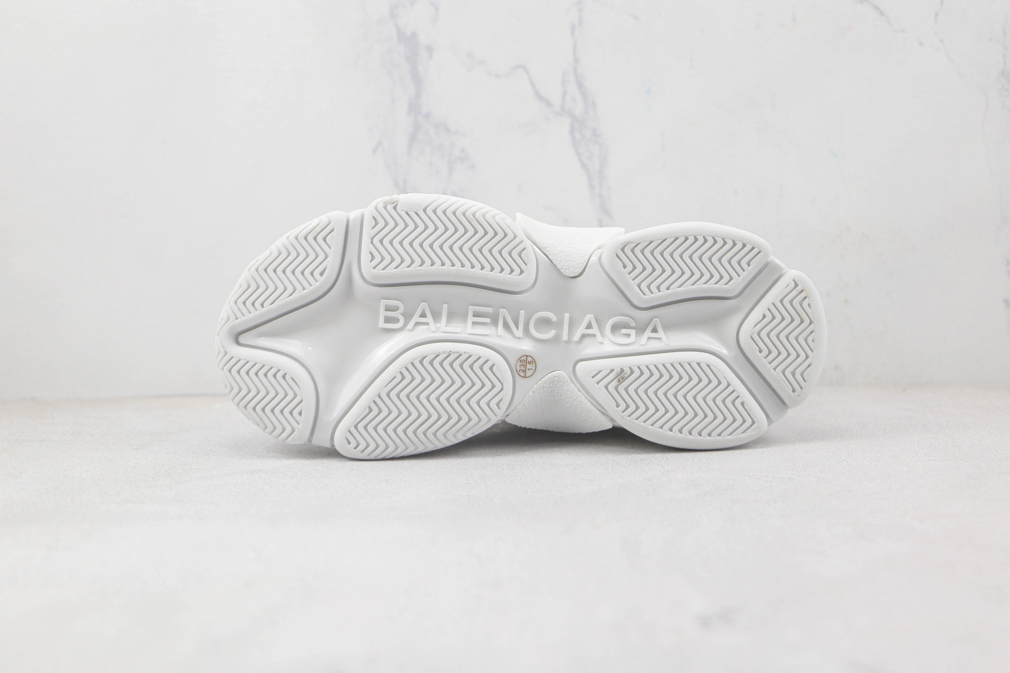 & &OOBB -536737W2FA59000 TRIPLE S item:B-X000E2081J