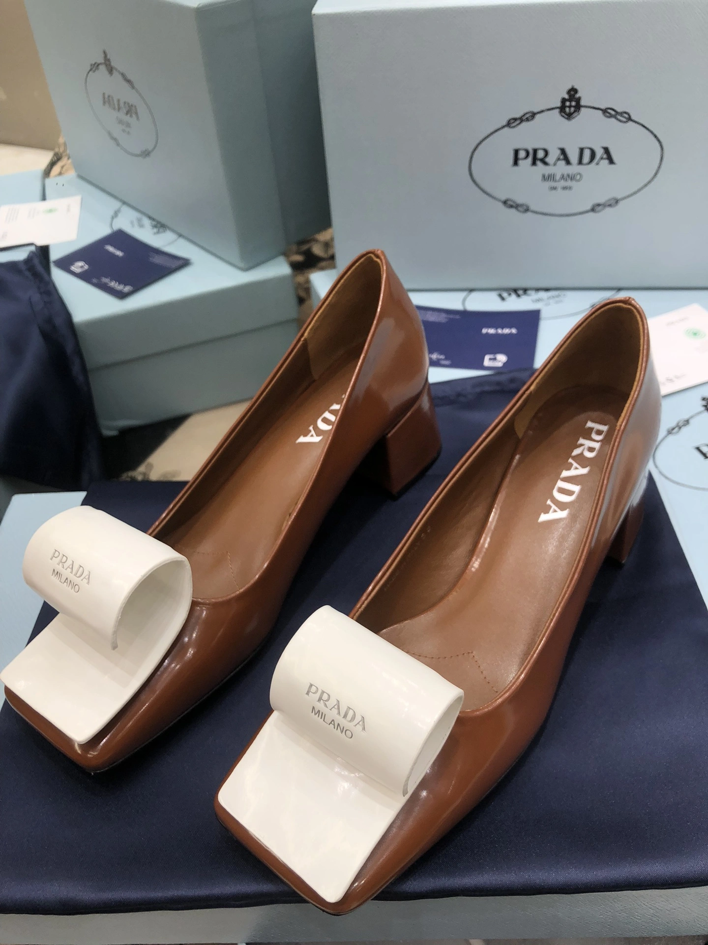 COCO-- Pr141 1I964N_AZ3_F070D_F_D035 cowhide sheepskin Heel height：5CM item:E-X062E1501W