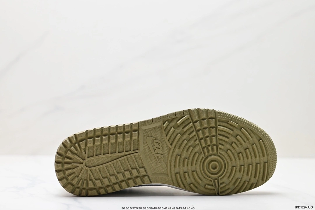 ” Reverse Mocha “ FZ3124-200 item: DT-X231A2617