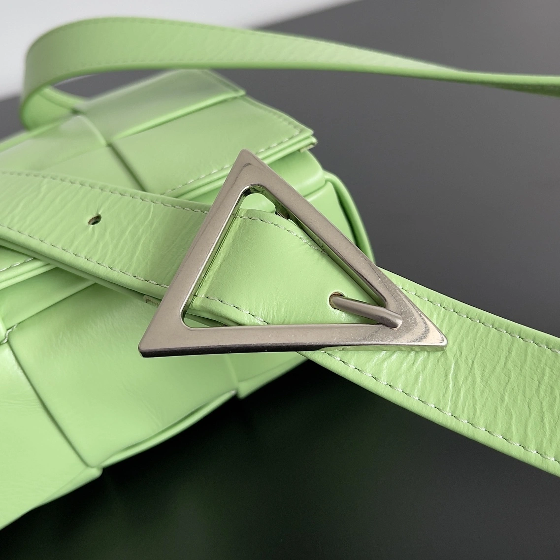 MOMO-- V595t1 667298VCQ713840 high quality version Calfskin waxed skin item:E-B063A0867