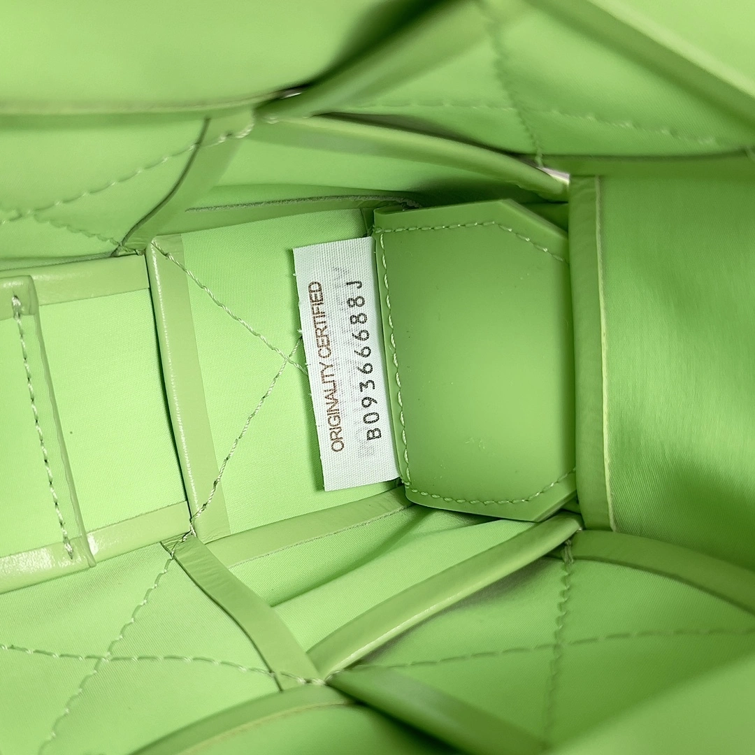 MOMO-- V595t1 667298VCQ713840 high quality version Calfskin waxed skin item:E-B063A0867
