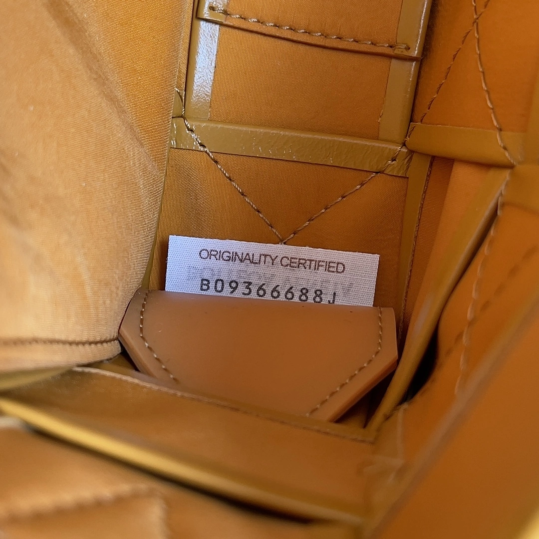 MOMO-- V595t1 667298VCQ717723 high quality version Calfskin waxed skin item:E-B063A0870