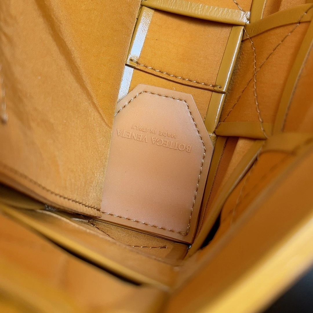 MOMO-- V595t1 667298VCQ717723 high quality version Calfskin waxed skin item:E-B063A0870