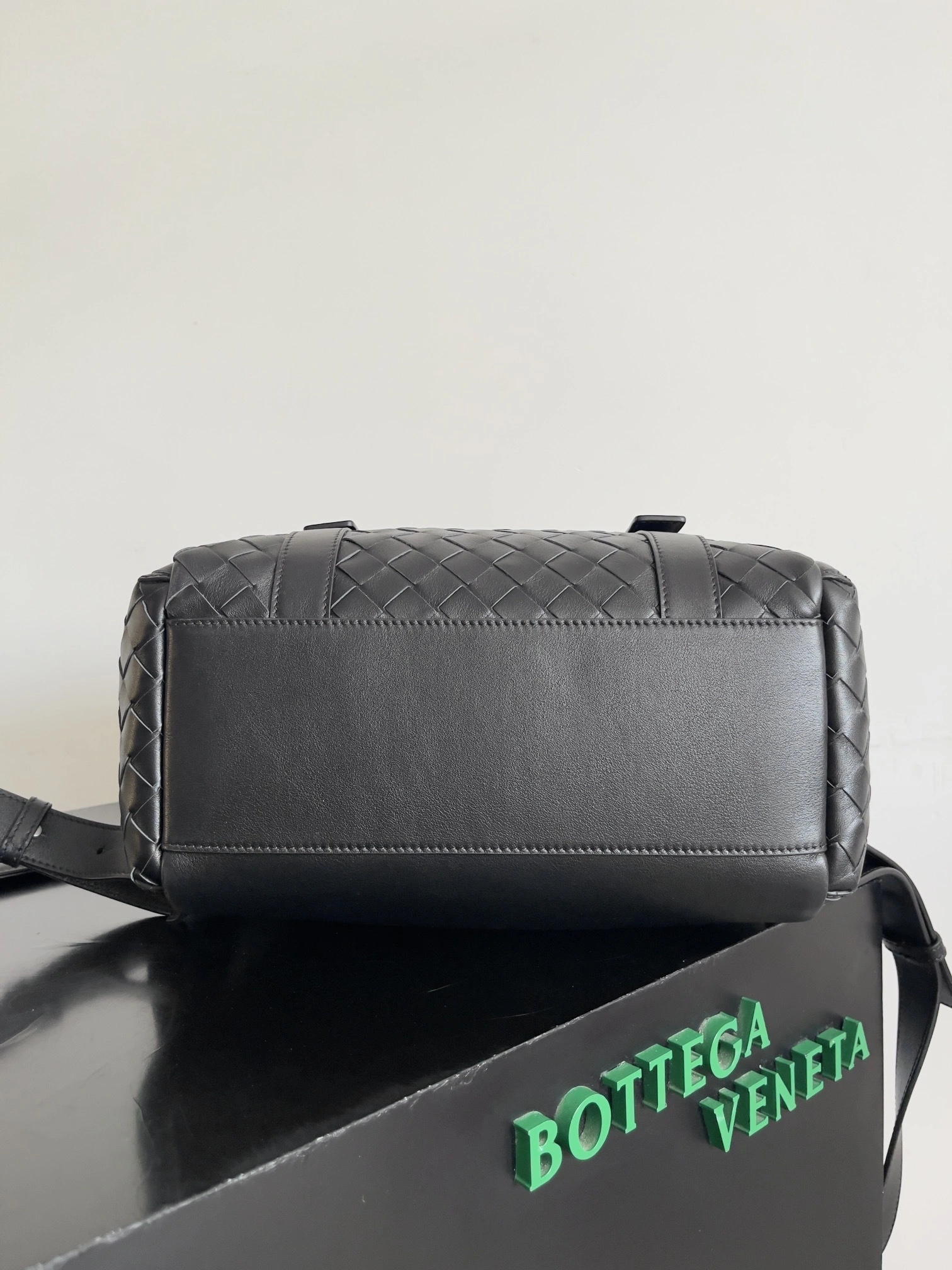 MOMO-- V595t1 805971V2HL18803 high quality version 2colour Calfskin item:E-B100D2197-2H