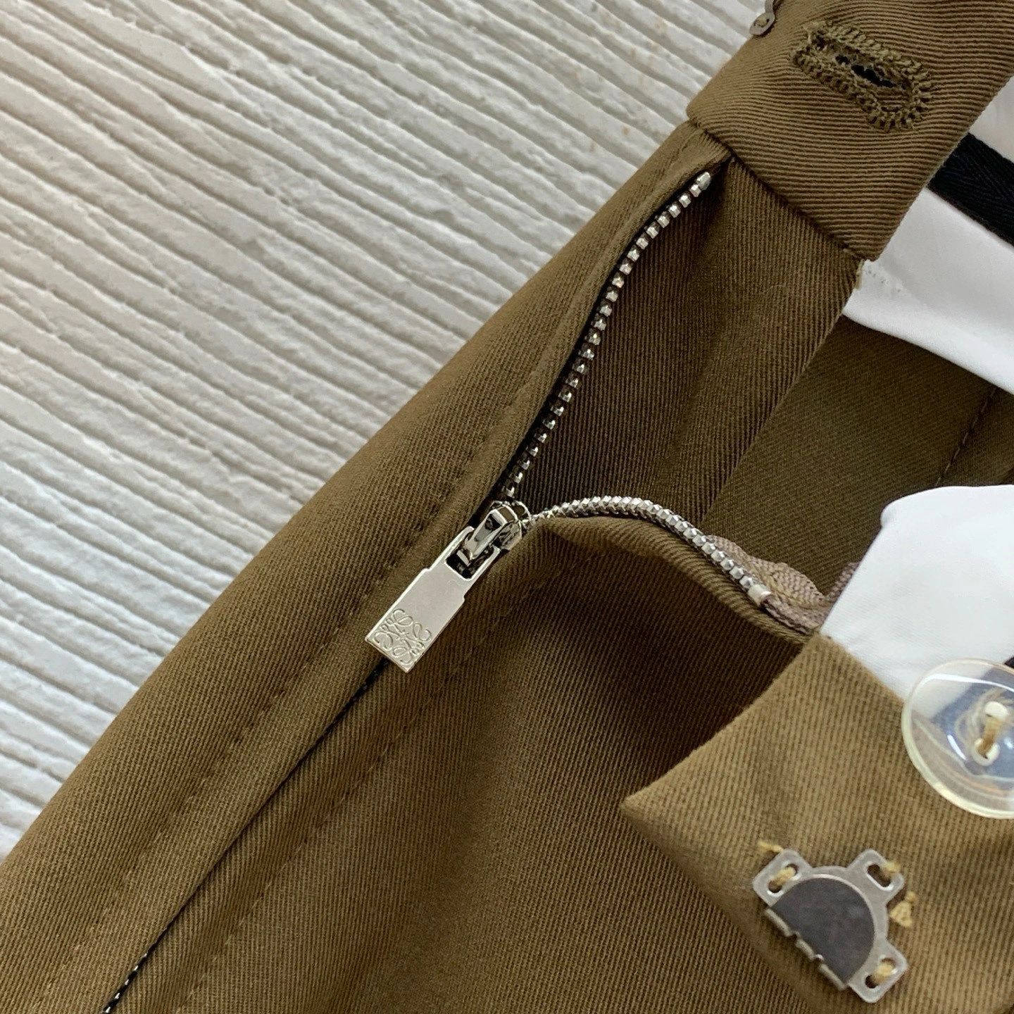 & Victoria- 8o5w5 2colour item:E-F044F0321-2