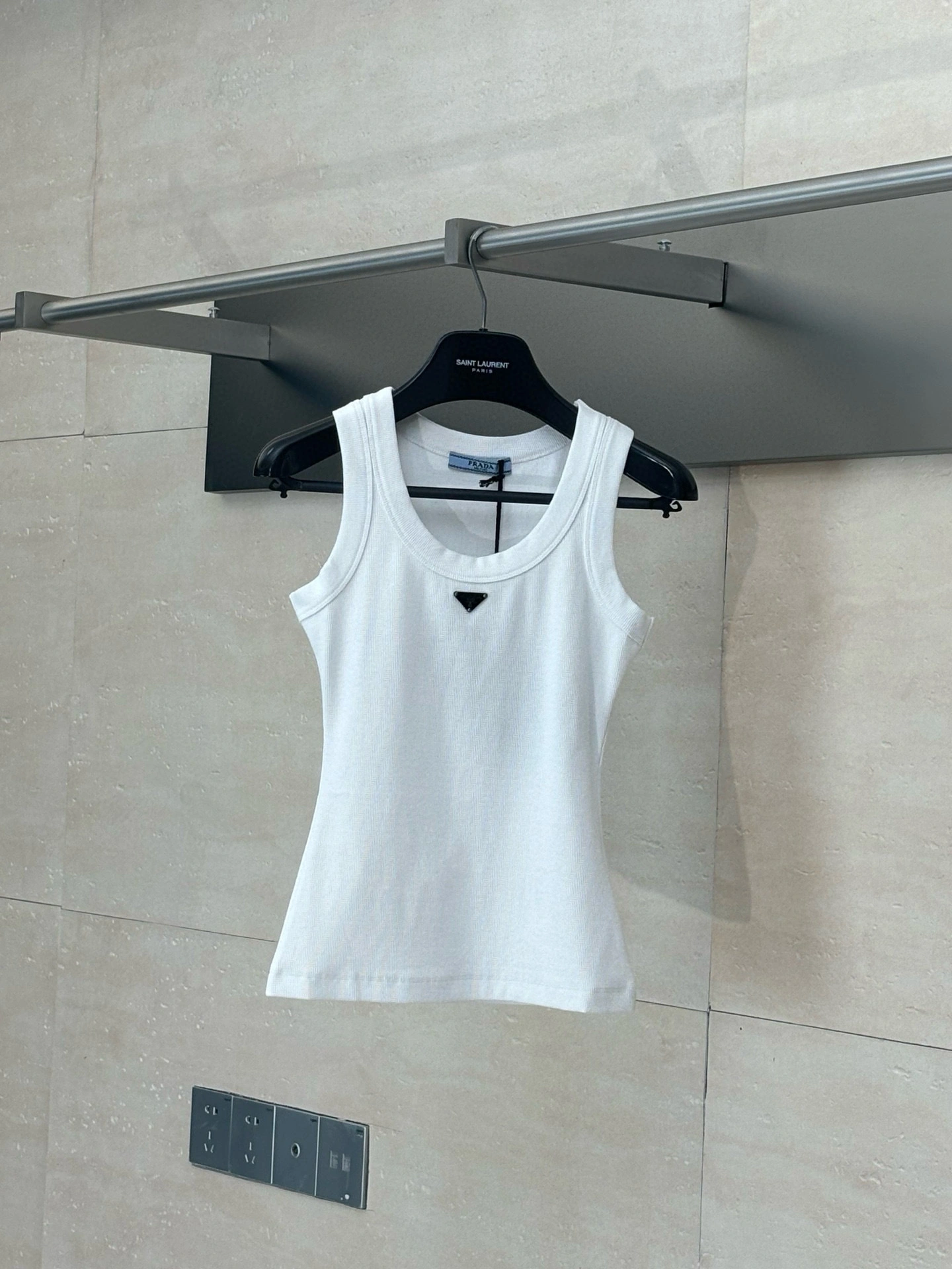 & Victoria- Pr141 2colour item:E-F363F1048-2