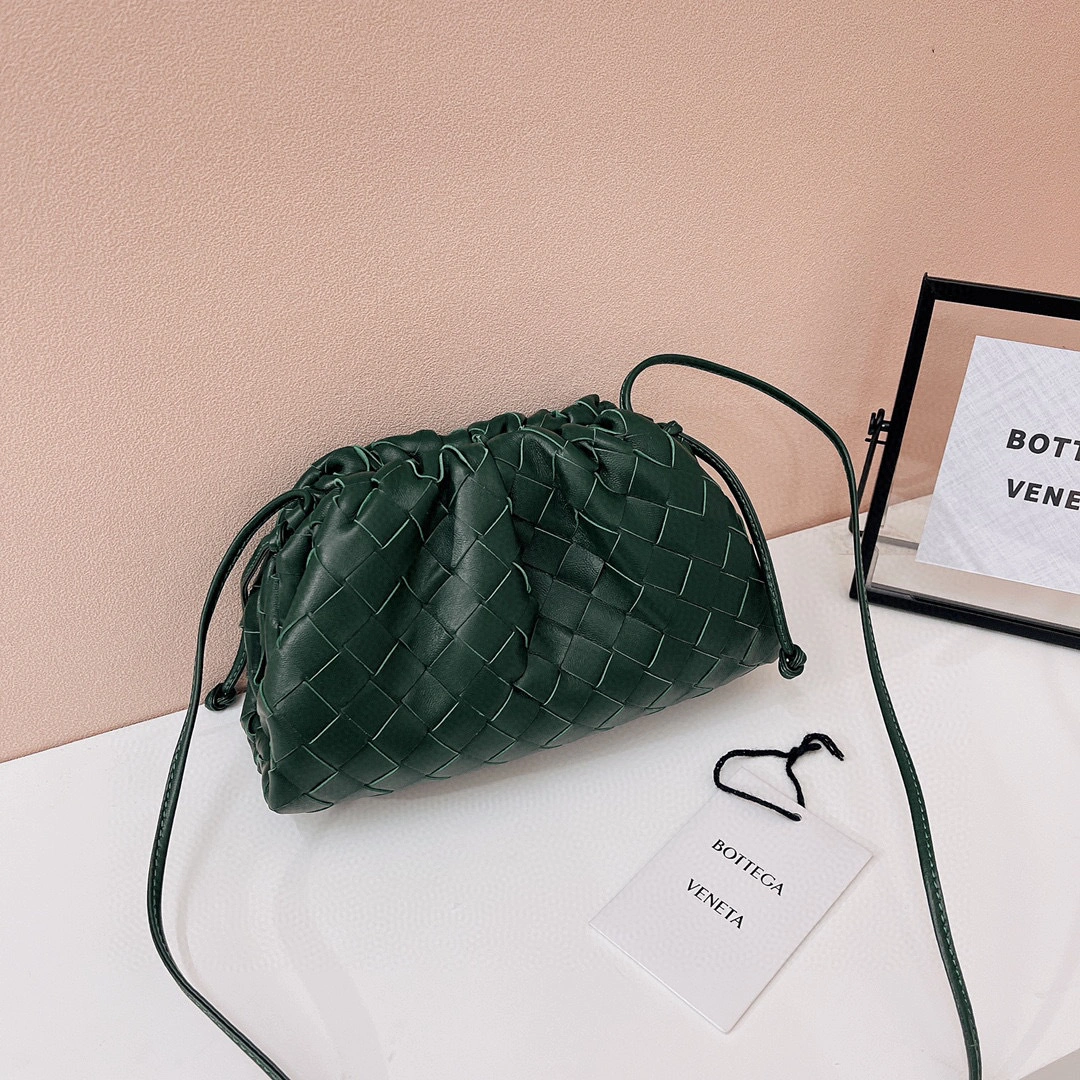 MOMO- high quality version 585852VCPP13035 585852-VCPP1-3035 Pouch20 item：B-B063G2331C