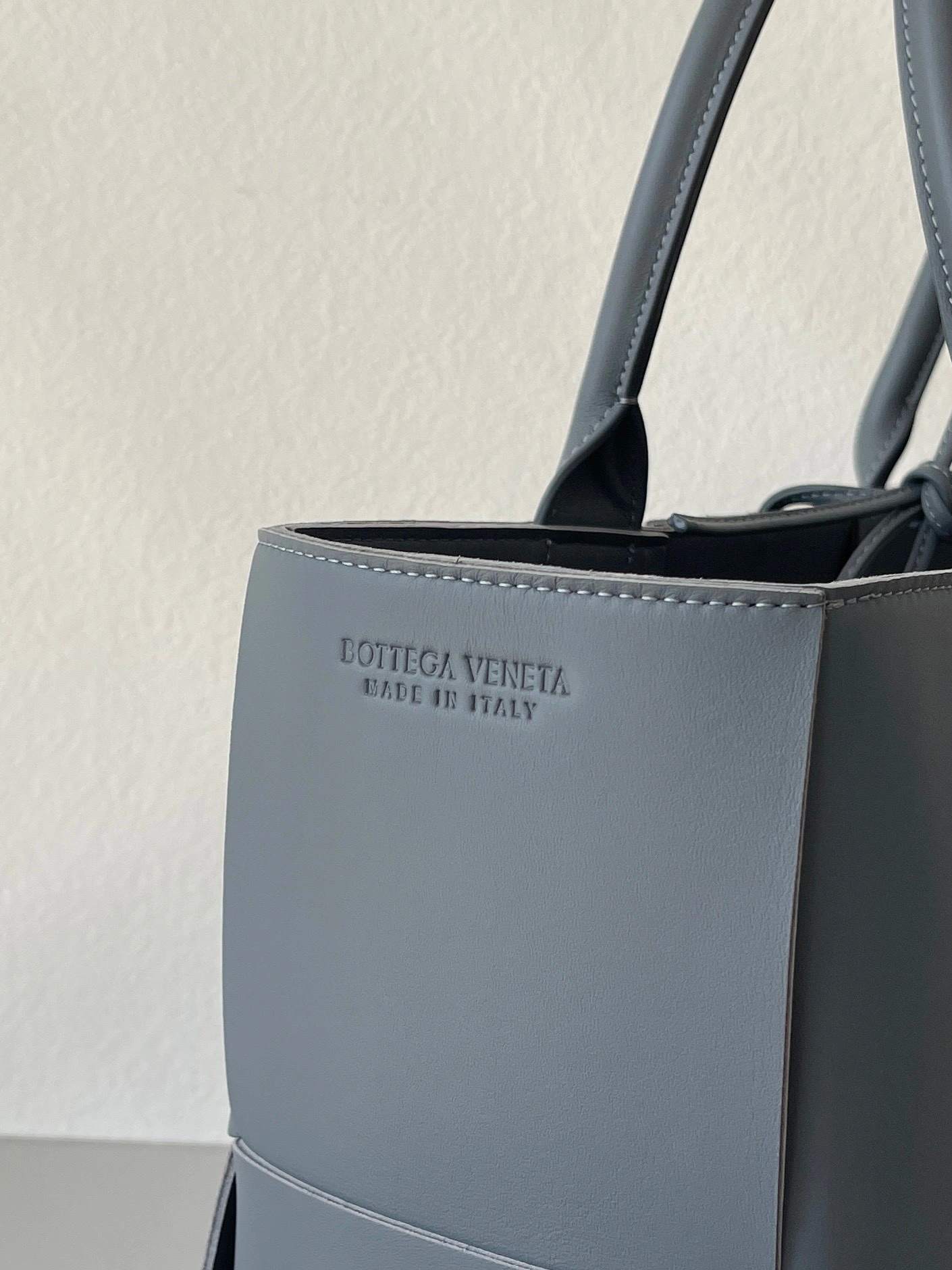 MOMO- high quality version 609175-VCQC2-1233 Intreccio tote lambskin item：B-B063I0707C