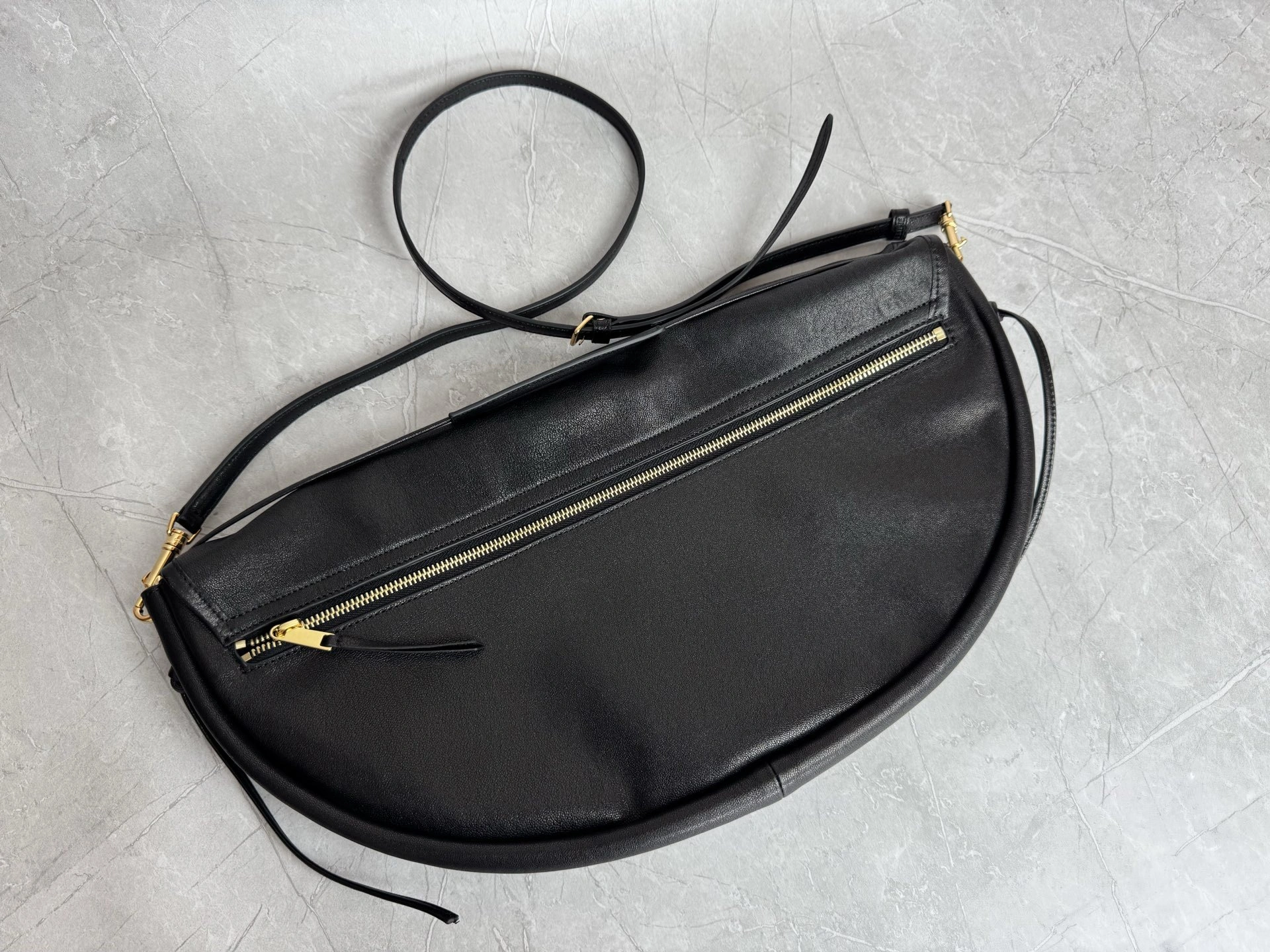 MOMO--358i95 124142T88-38NO high quality version sheepskin Soft Triomphe Halfmoon 26SPRING item:E-B000L1615T