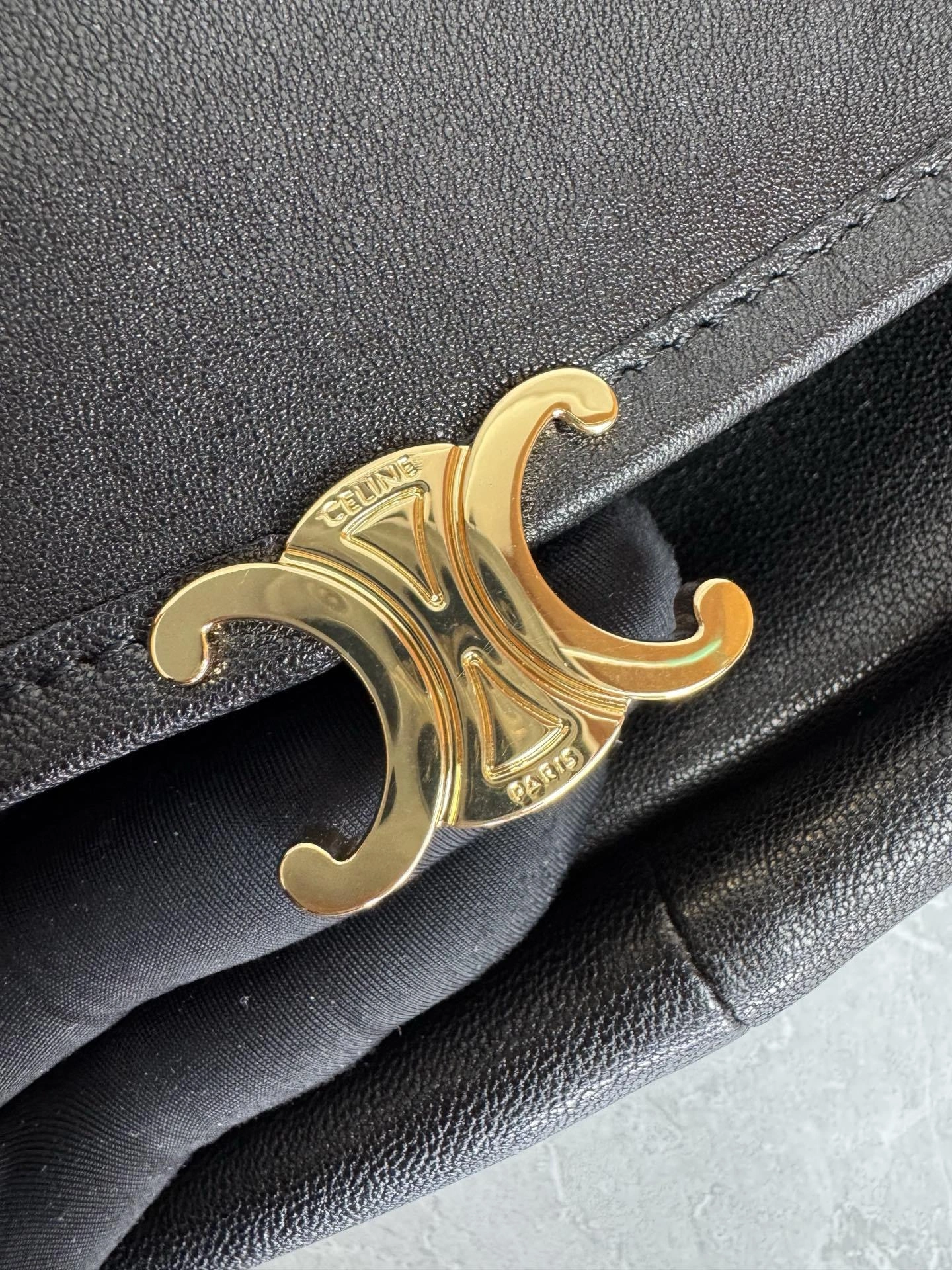 MOMO--358i95 124142T88-38NO high quality version sheepskin Soft Triomphe Halfmoon 26SPRING item:E-B000L1615T