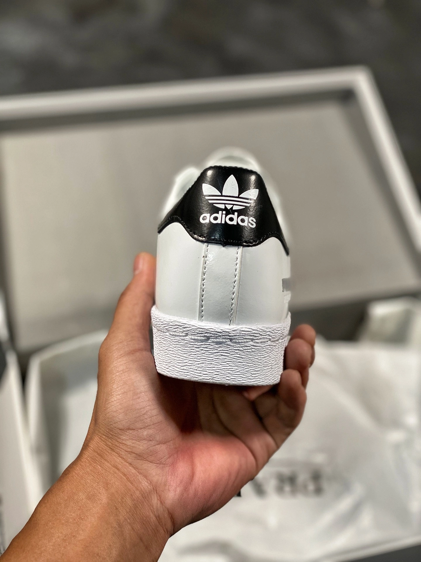 Flying pig-- 14i41s FW6680 Pr141 x Originals Superstar 80s"White Black" item: E-X000L2427B