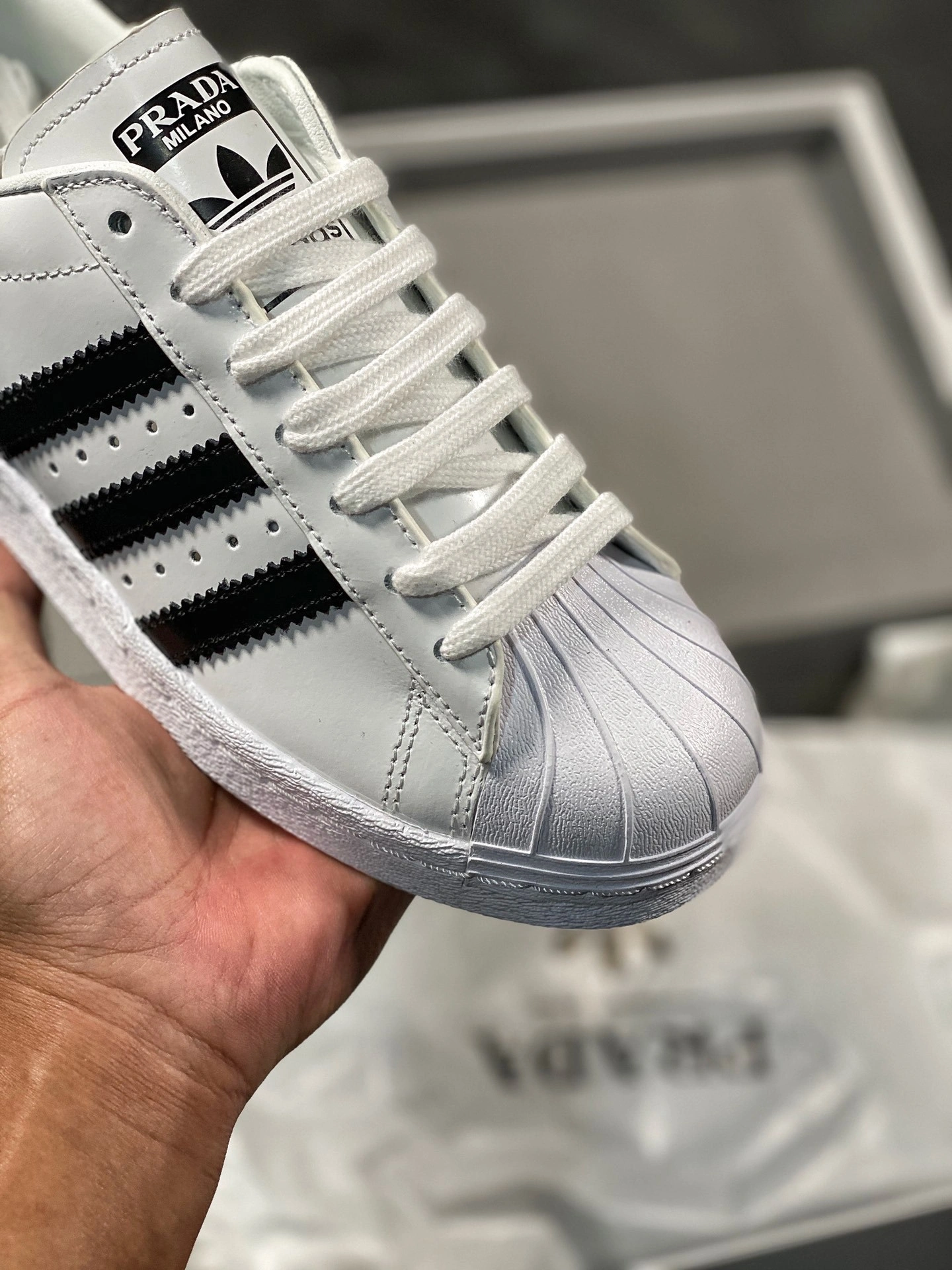 Flying pig-- 14i41s FW6680 Pr141 x Originals Superstar 80s"White Black" item: E-X000L2427B