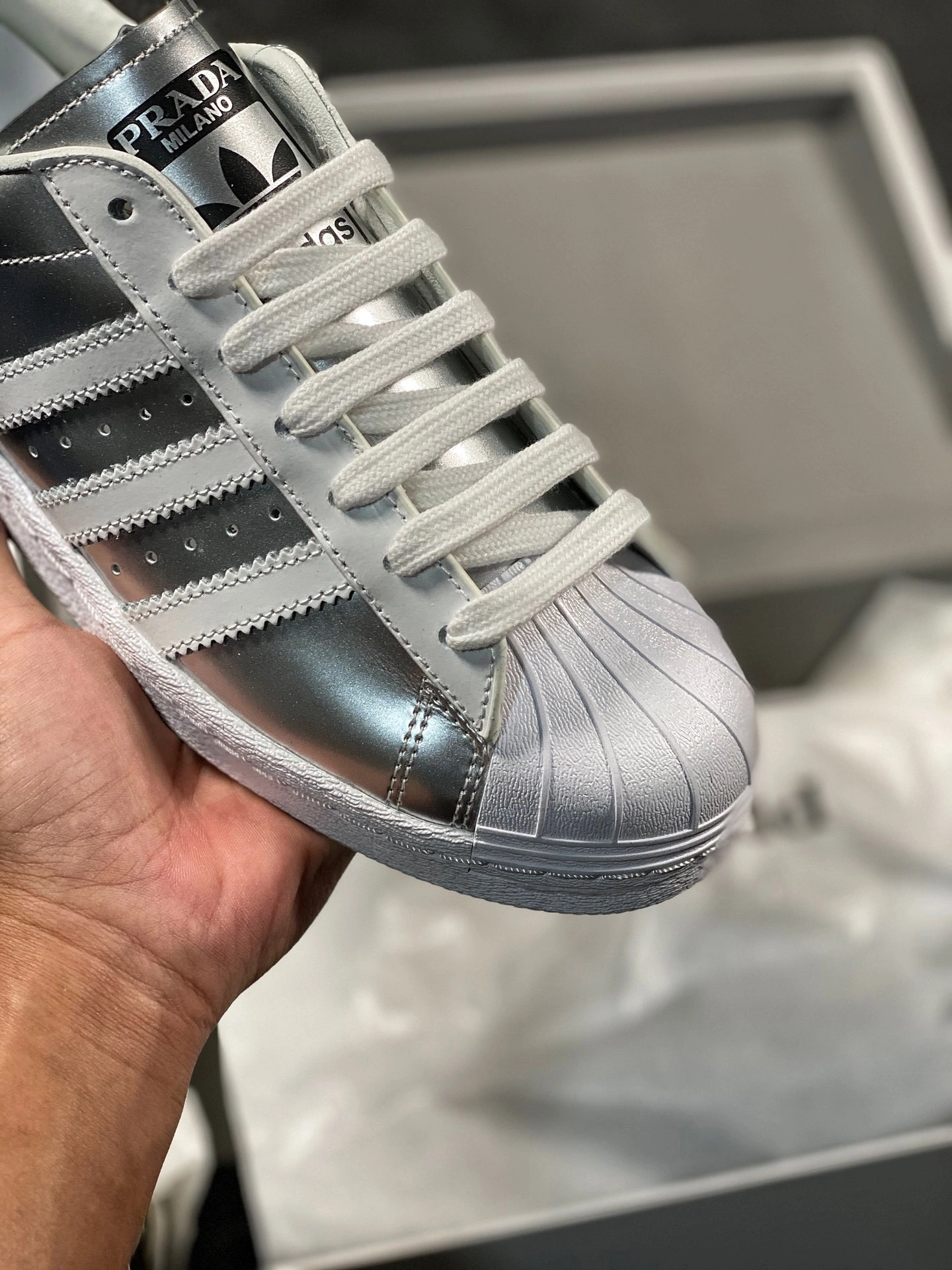 Flying pig-- 14i41s FX4546 Pr141 x Originals Superstar 80s"White Black" item: E-X070L2212B