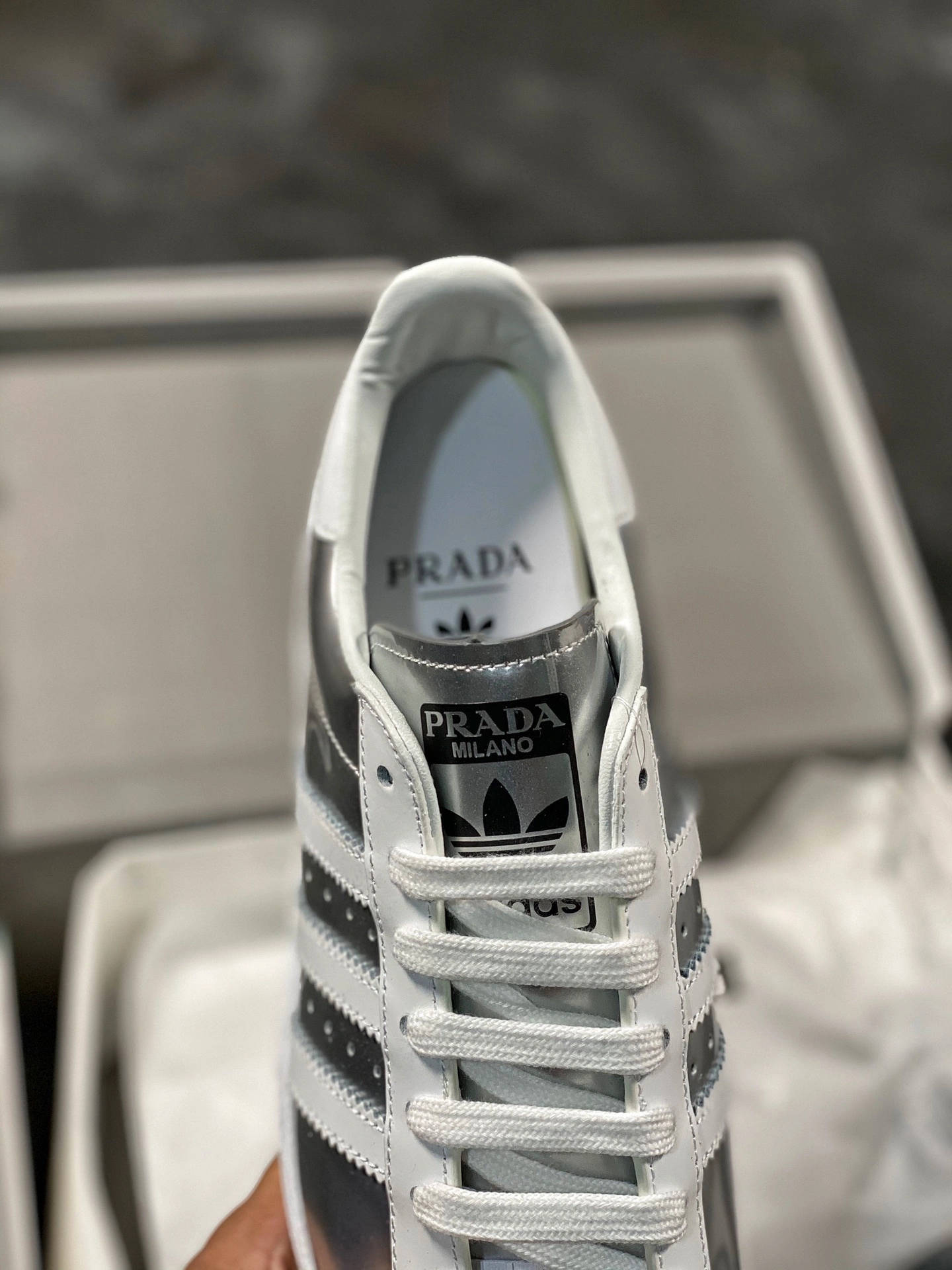 Flying pig-- 14i41s FX4546 Pr141 x Originals Superstar 80s"White Black" item: E-X070L2212B