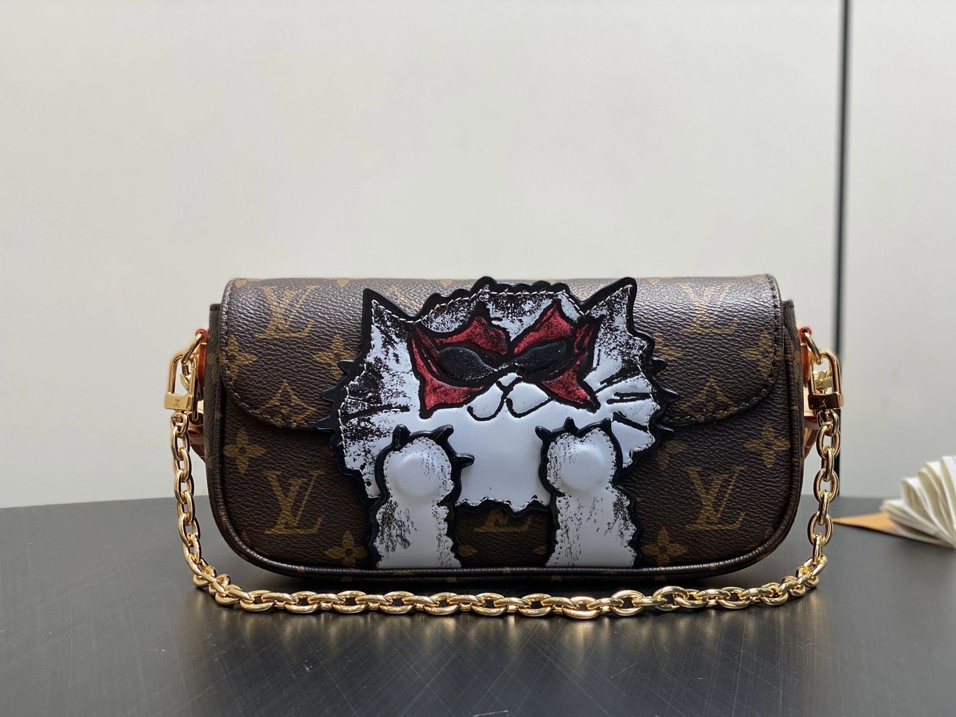 MOMO-- 8V M15148 high quality version Wallet on Chain Ivy Travel With Grace Codington item:E-B000J1838