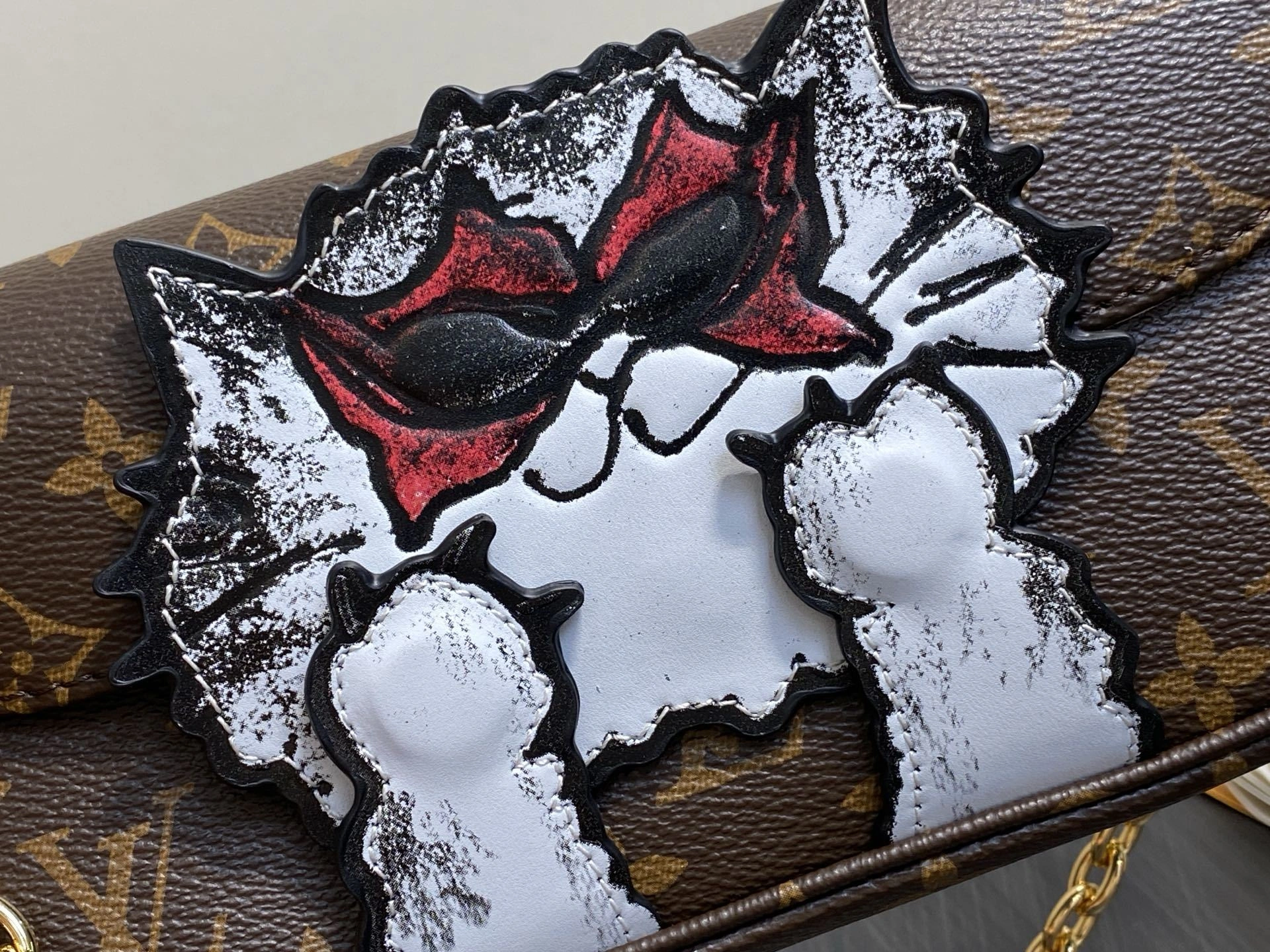 MOMO-- 8V M15148 high quality version Wallet on Chain Ivy Travel With Grace Codington item:E-B000J1838