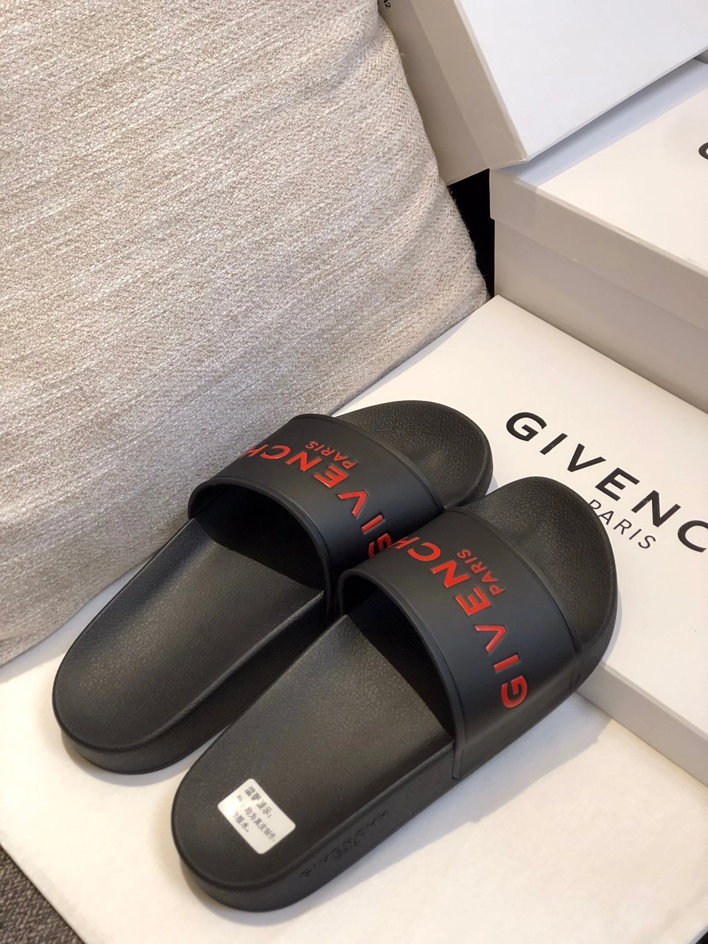 & slipper 1:1counters quality BH300HH0EL item number：017E013X0439E2710