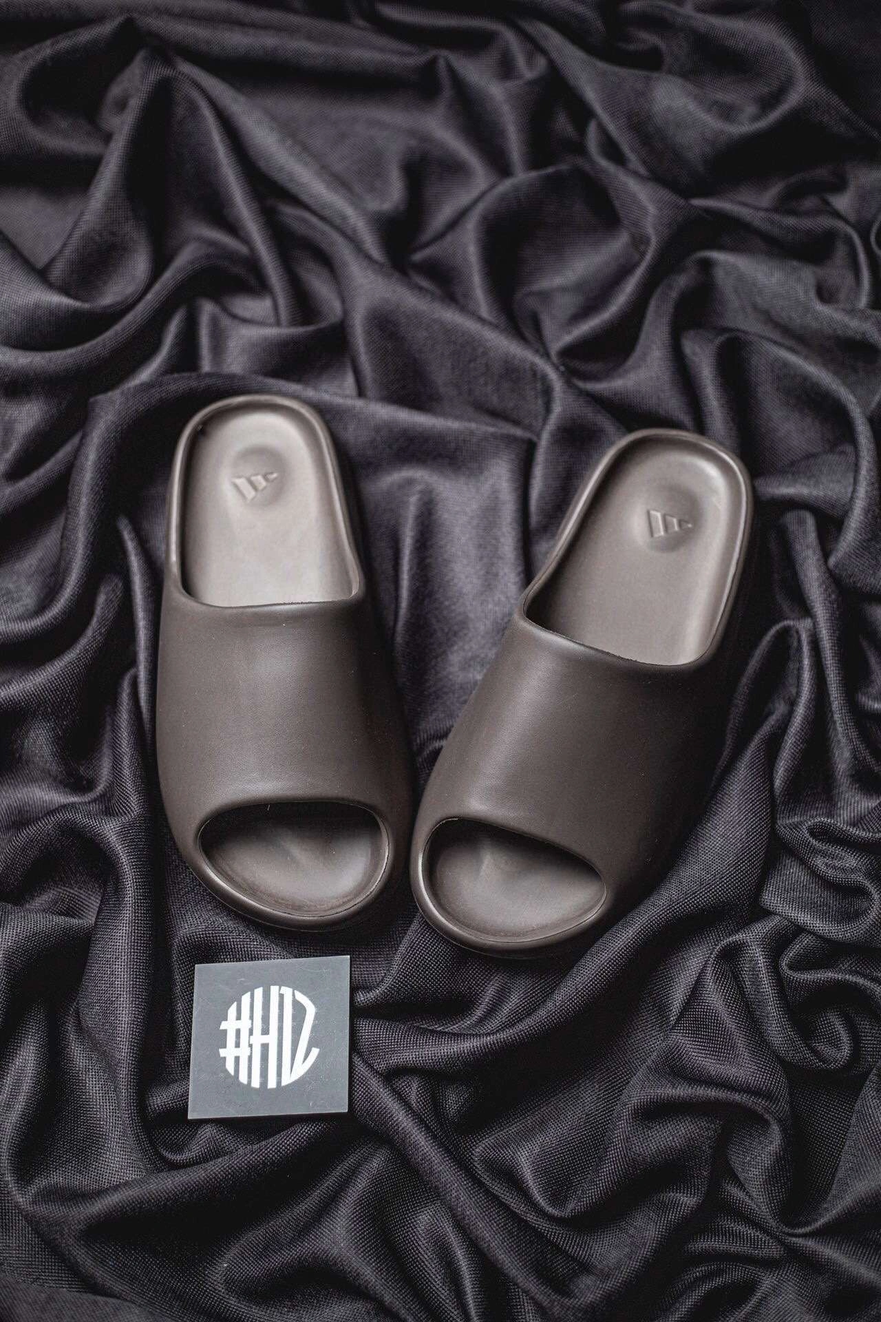 & !&sneakers3a-- G55495 item : P319X14D2302