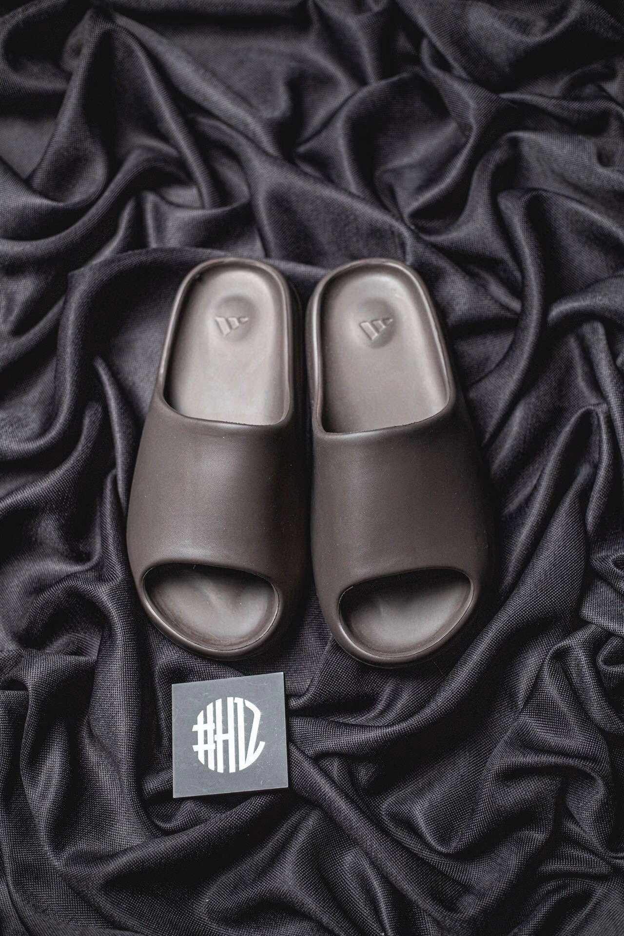 & !&sneakers3a-- G55495 item : P319X14D2302