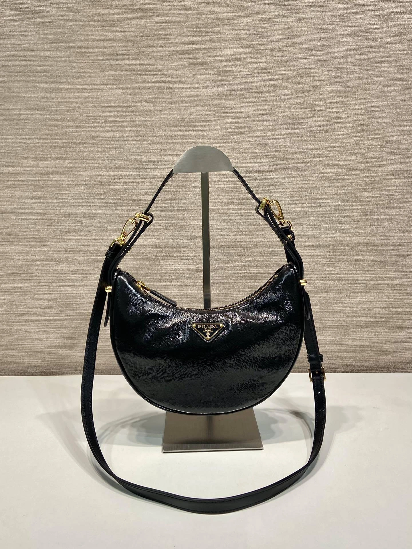 MOMO-- Pr141 1BC194_2DNT_F0002_V_OOO high quality version waxed skin Moon cowhide sheepskin item:D-B000K2024