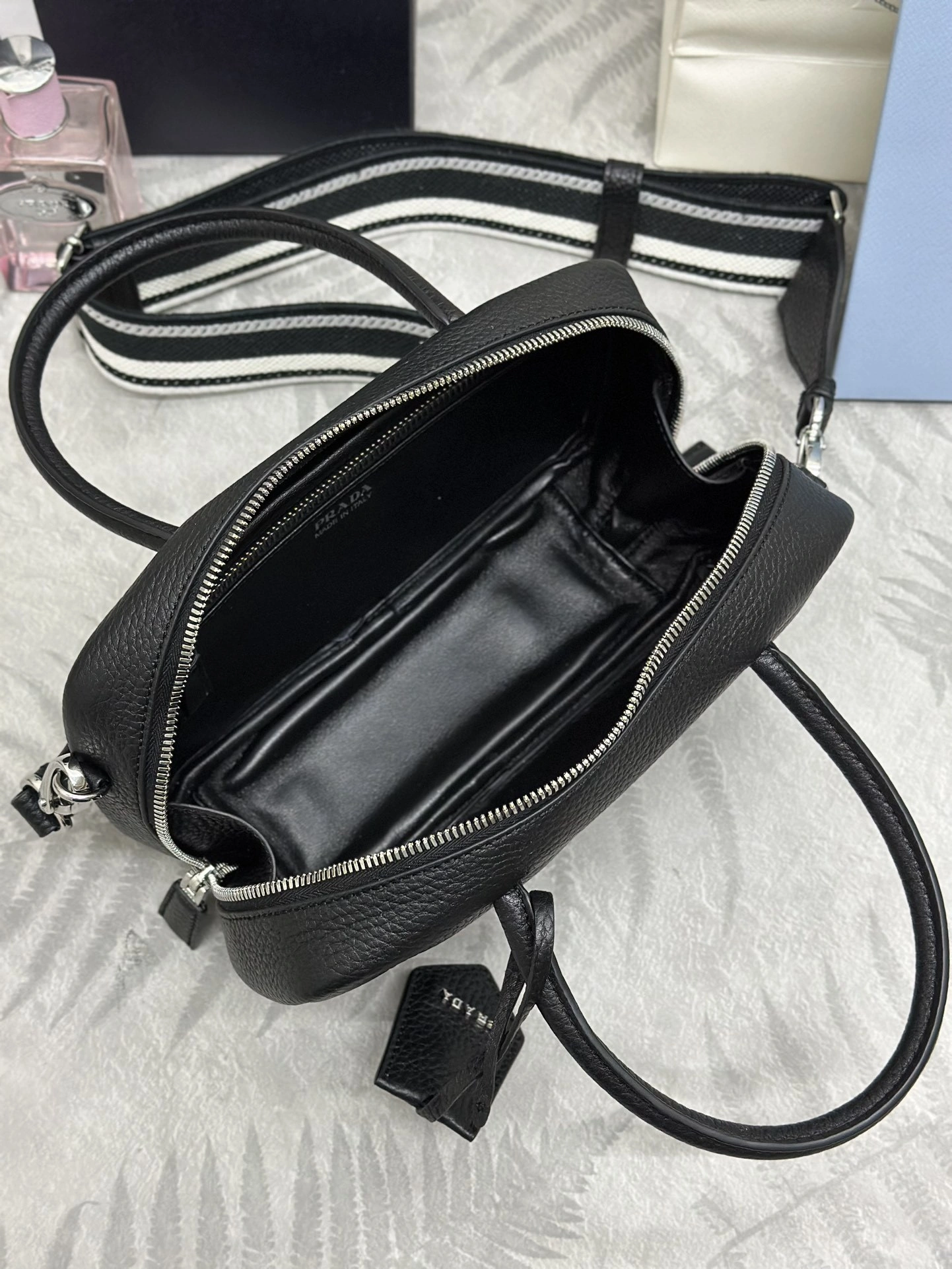 MOMO--Pr141 1BB102_2DKV_F0002_V_3OO high quality version cowhide sheepskin item:E-B000K0737