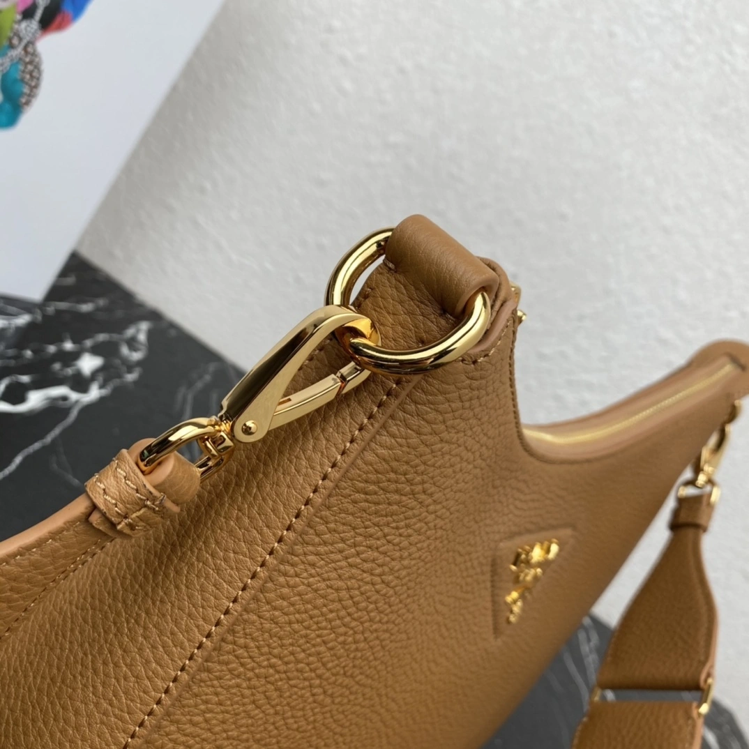 MOMO-- Pr141 1BC178_2DKV_F03CW_V_1OO cowhide sheepskin high quality version item:D-B063K2219