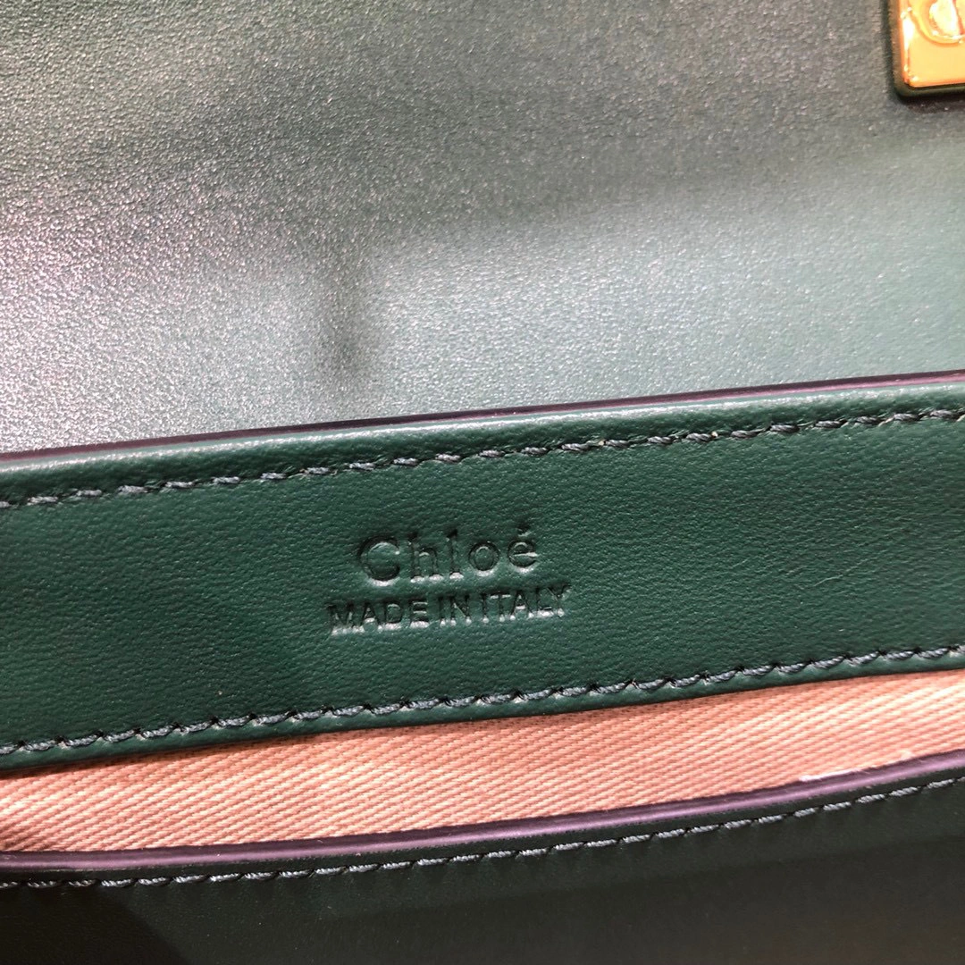1160 C Bag Crocodile pattern Calf leather item:B-B070B1104
