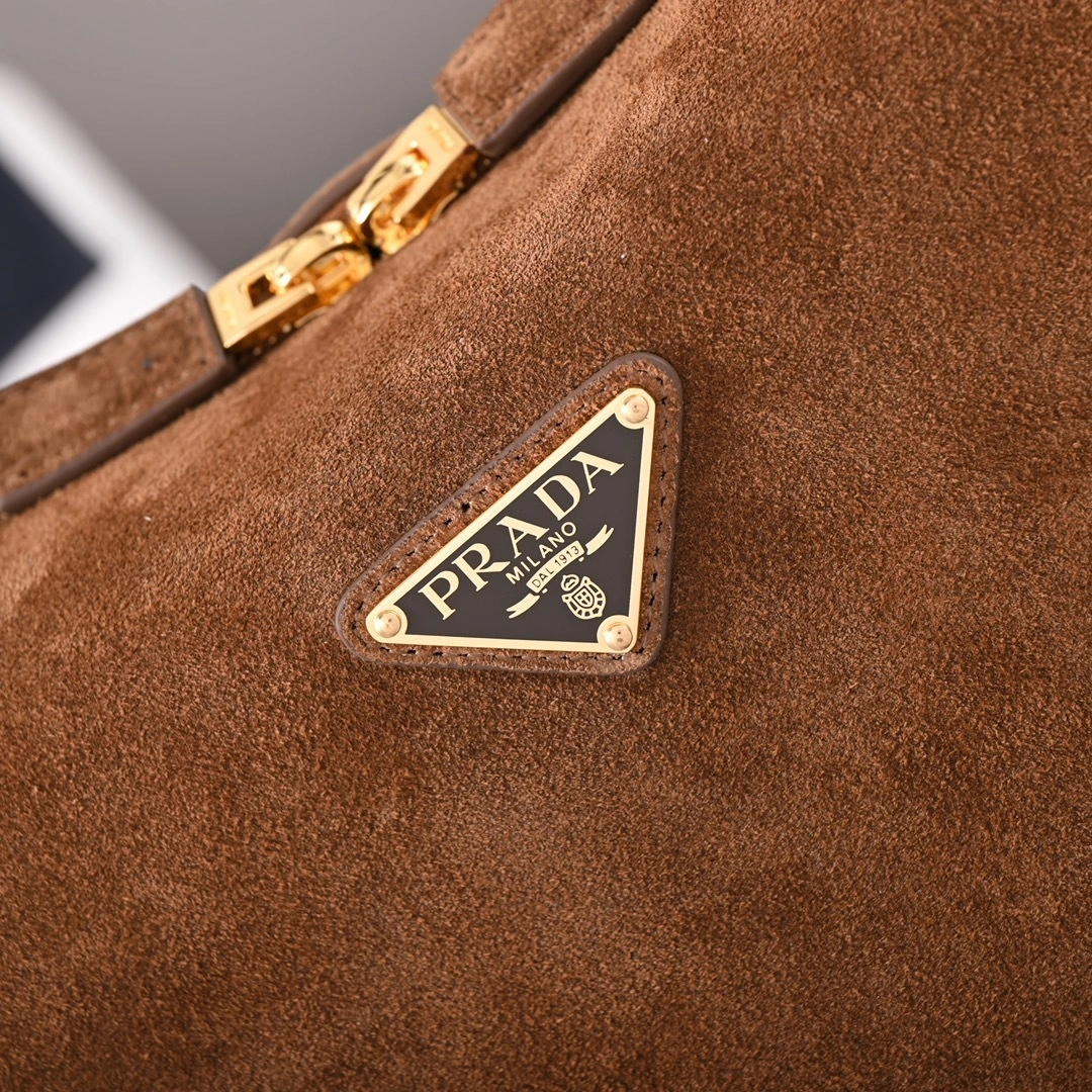MOMO-- Pr141 1BA444_2C4S_F0324_V_OVX high quality version Soft Grain Hobo item:D-B225K1912