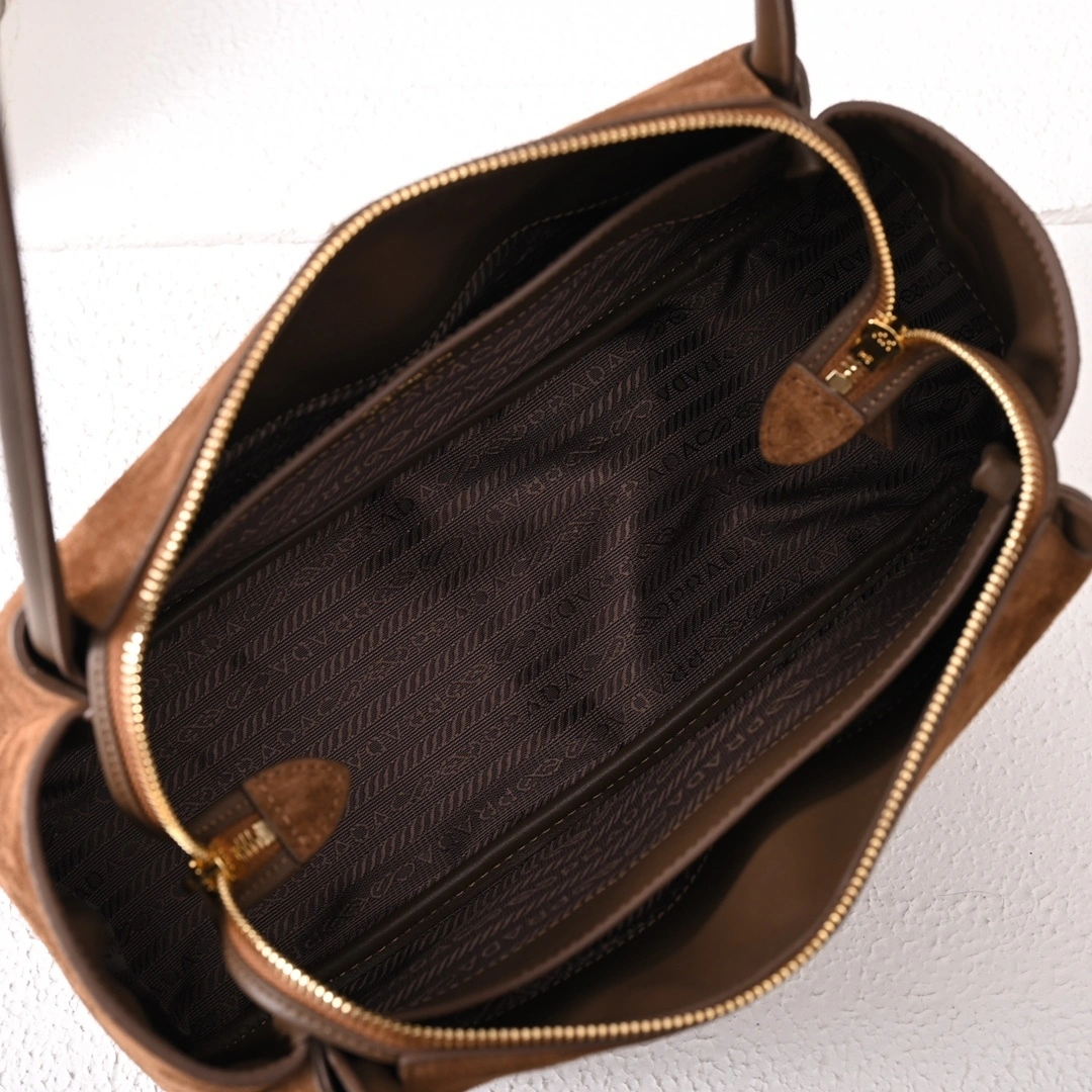MOMO-- Pr141 1BA444_2C4S_F0324_V_OVX high quality version Soft Grain Hobo item:D-B225K1912