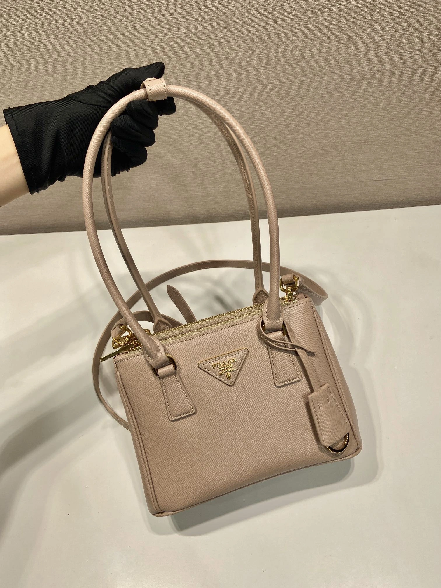 MOMO-- Pr141 1BA906_NZV_F0236_V_ZOM high quality version Galleria cowhide item:D-B000K1910