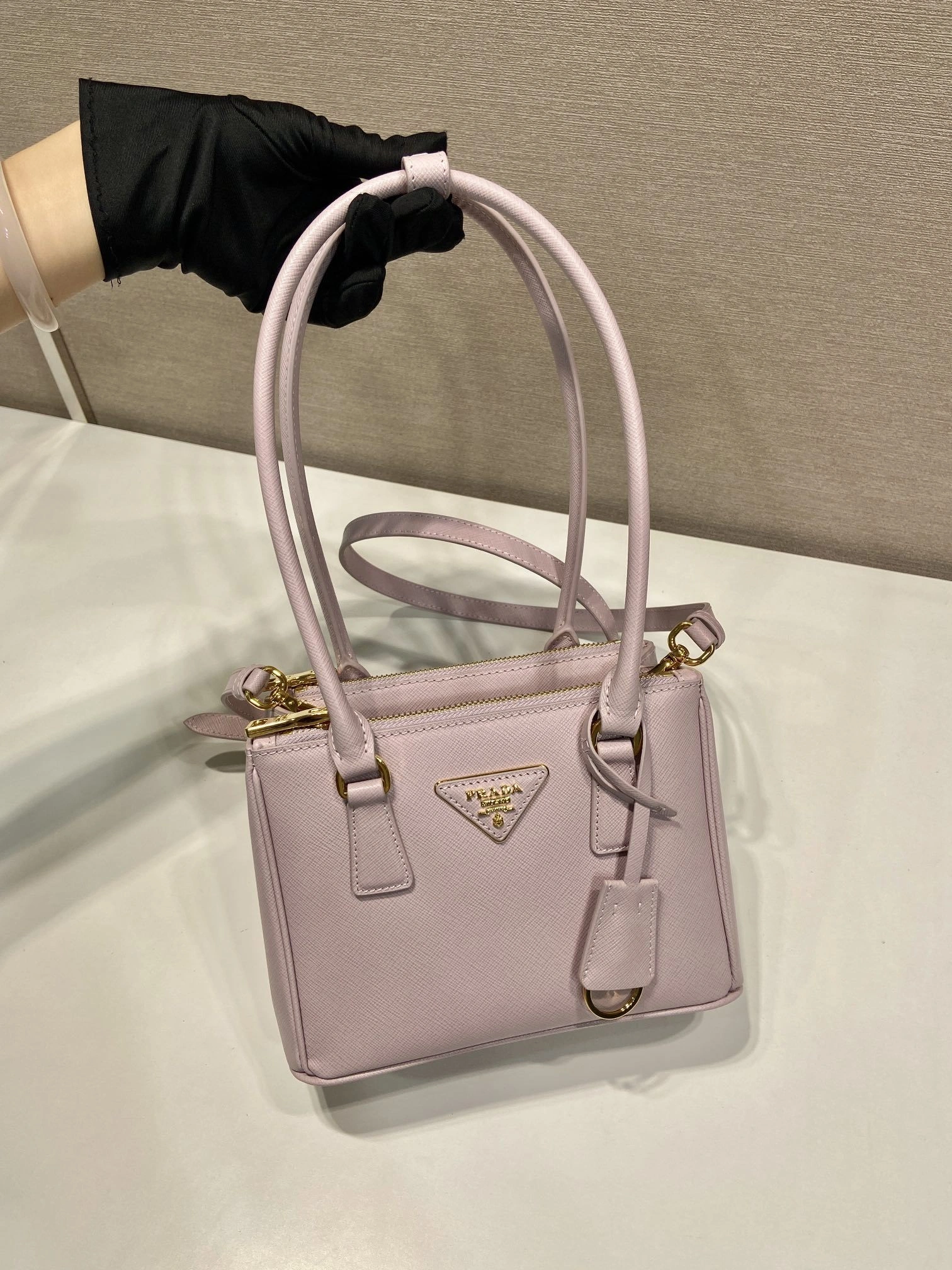 MOMO-- Pr141 1BA906_NZV_F0E18_V_ZOM high quality version Galleria cowhide item:D-B000K2030
