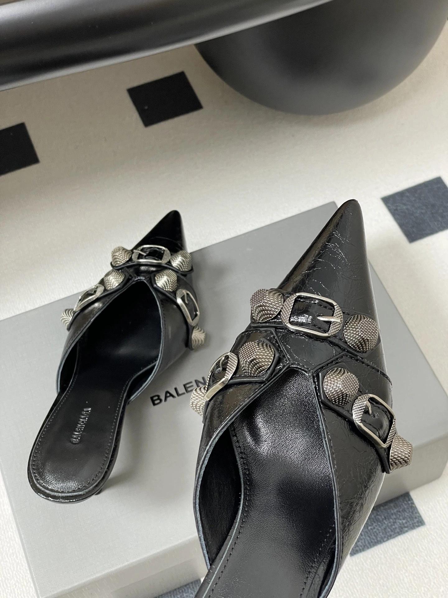 COCO-- 218593i161 714253WAD4E1081 Heel height：7CM Calfskin sheepskin waxed skin item:E-X313D4022