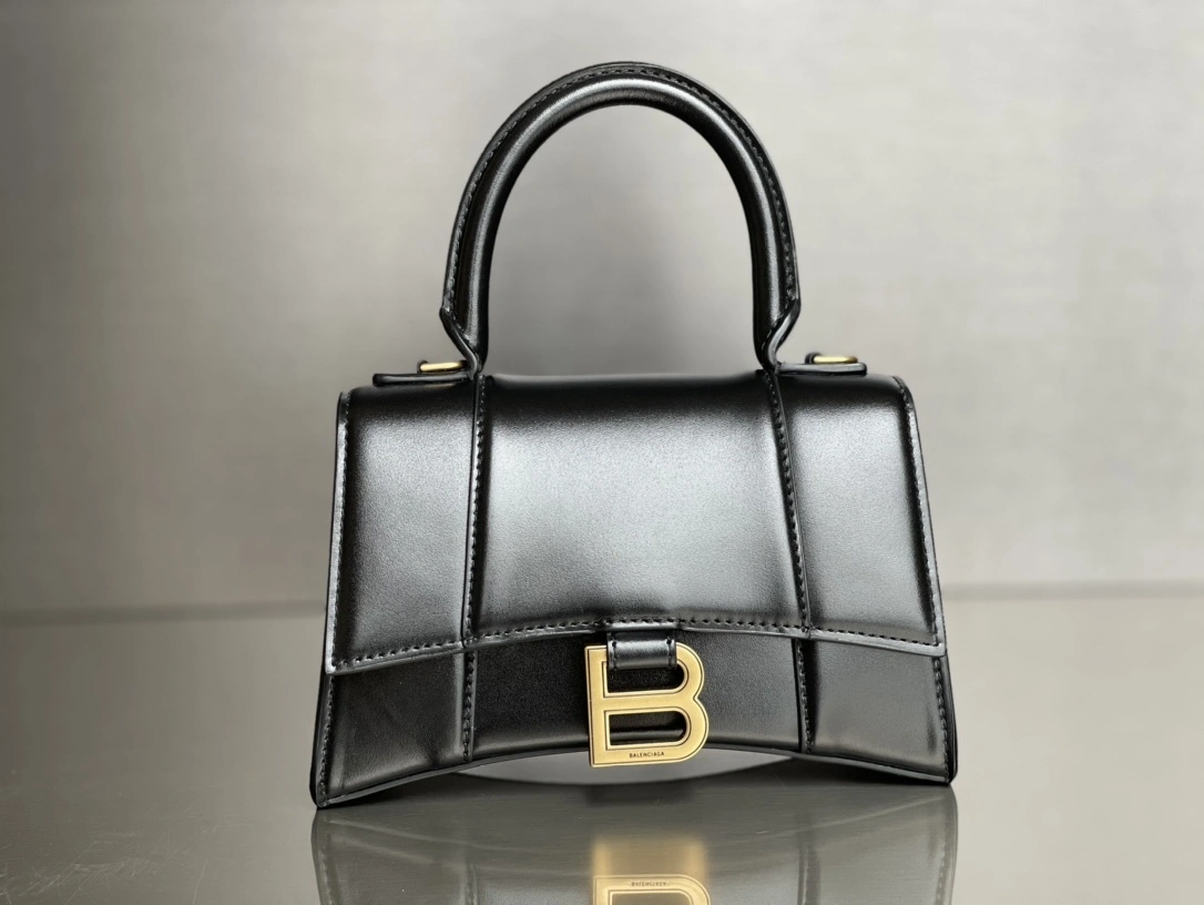 MOMO-- 218593i161 5928331QJ4M1000 high quality version cowhide sheepskin item:D-B000J0823