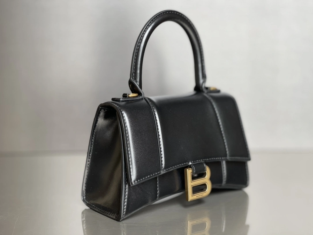 MOMO-- 218593i161 5928331QJ4M1000 high quality version cowhide sheepskin item:D-B000J0823