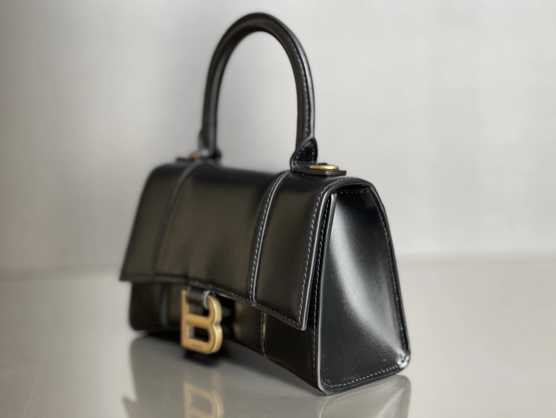 MOMO-- 218593i161 5928331QJ4M1000 high quality version cowhide sheepskin item:D-B000J0823