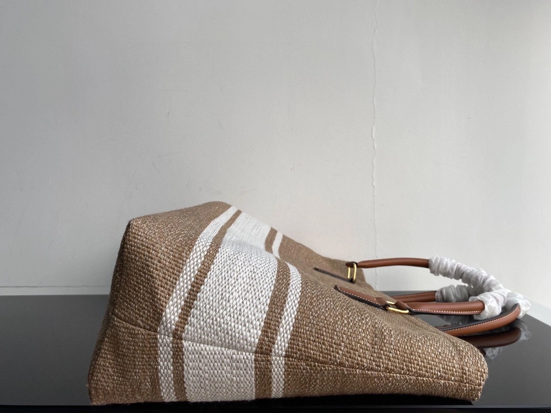 190062 Calfskin item : BT-B225C1843