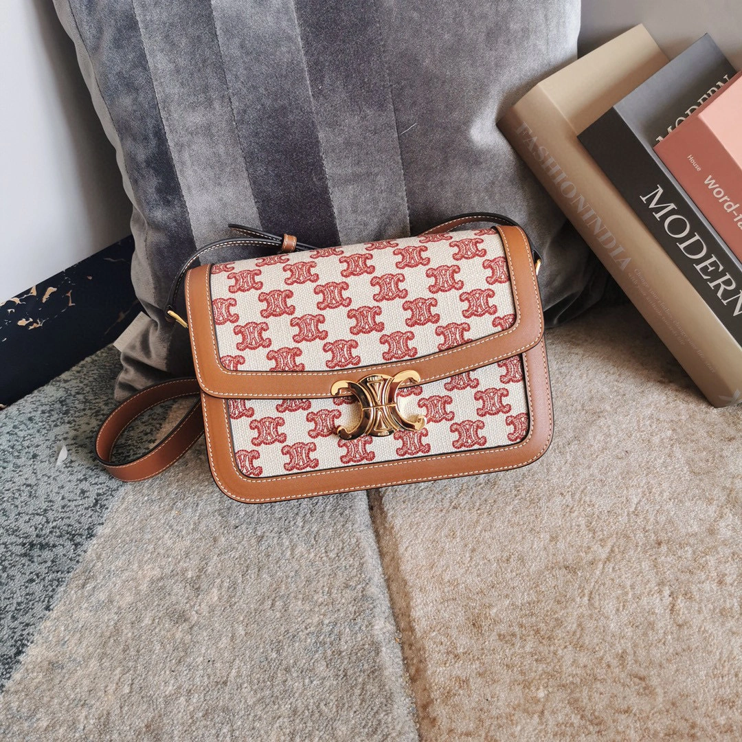 191242 Triomphe_ Sheepskin 2Colour item:B-B095B1256-2