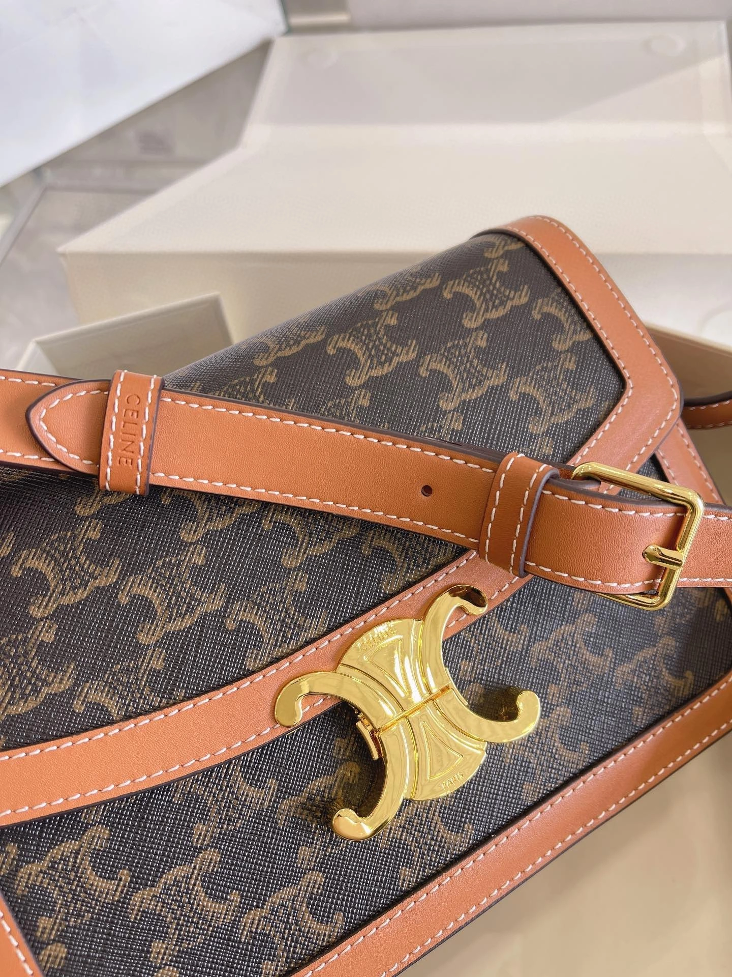 191242BZ4 cowhide Box item : BT-B016C0401