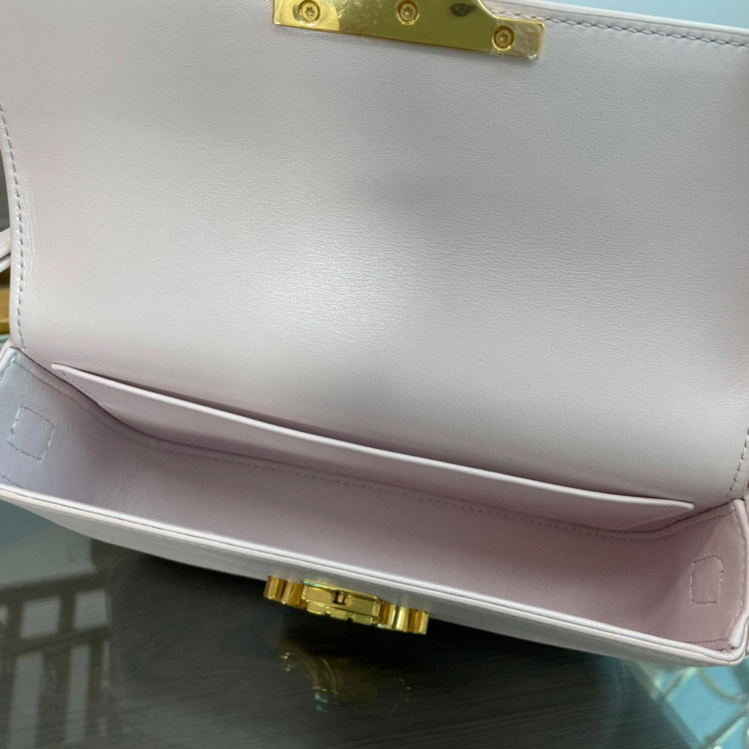 194143 Triomphe Shoulder Bag 2021s item:B-B000B1421