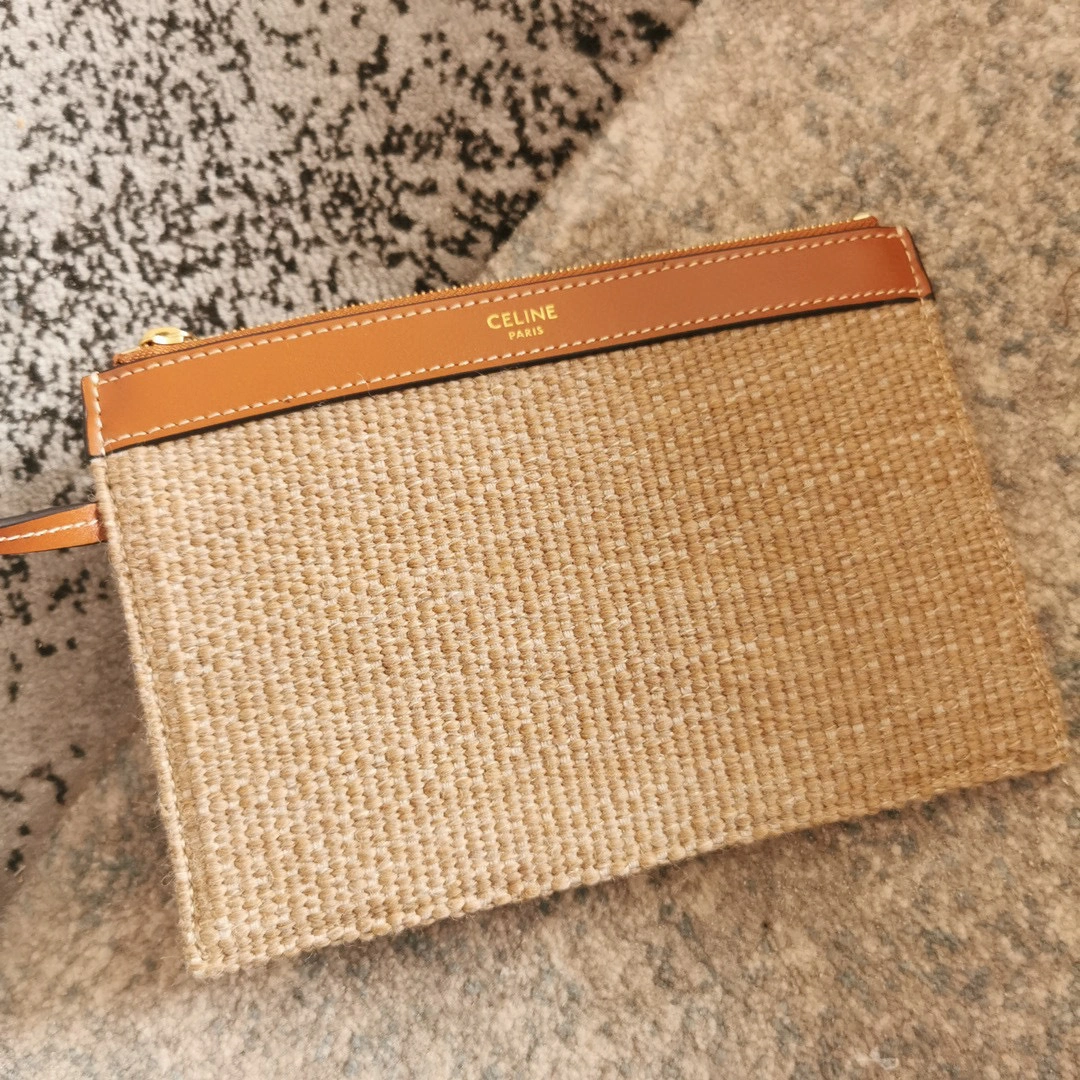 195573 BUCKET 16 Sheepskin item:B-B106B1244
